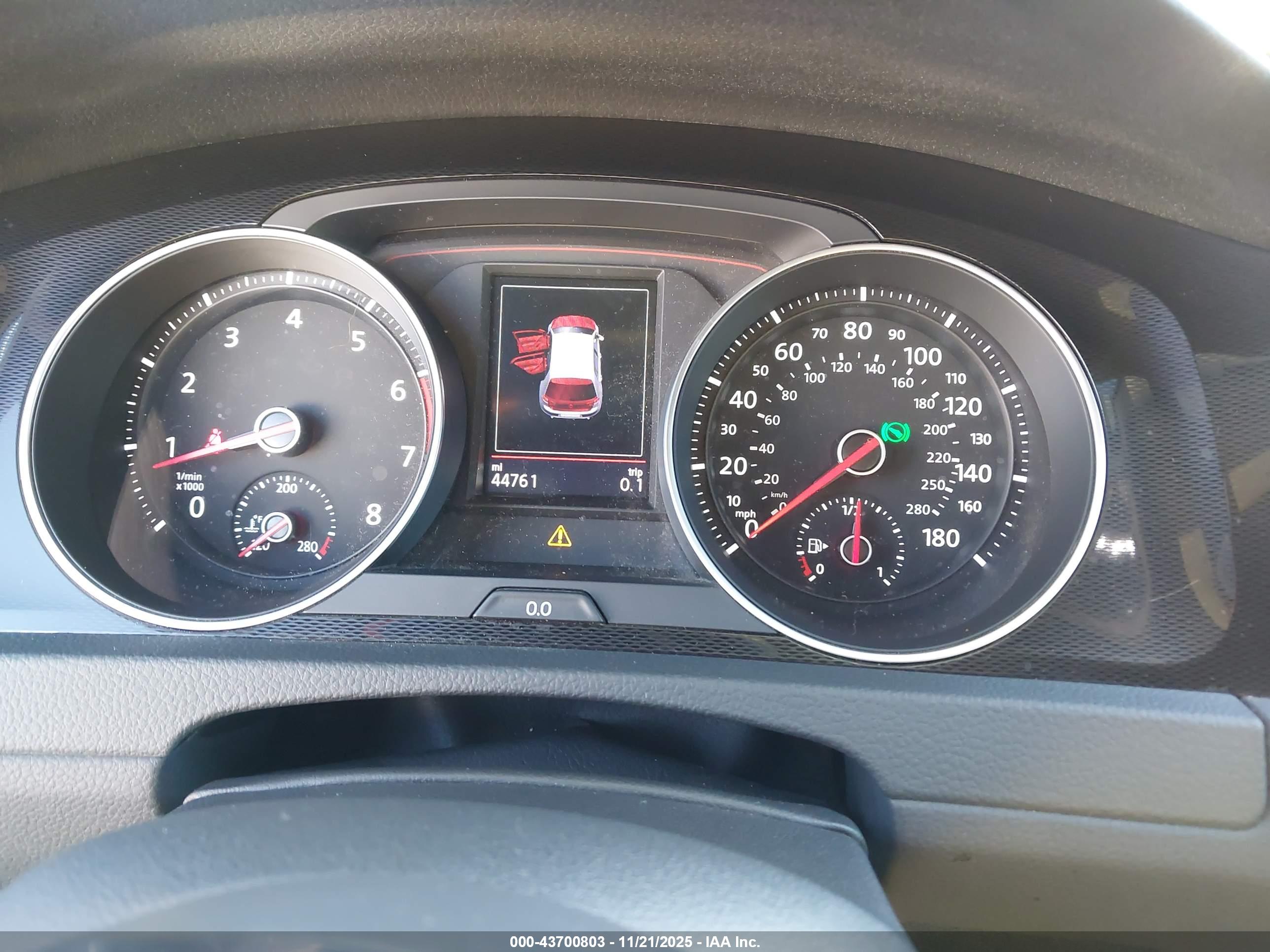 VOLKSWAGEN GOLF image 7