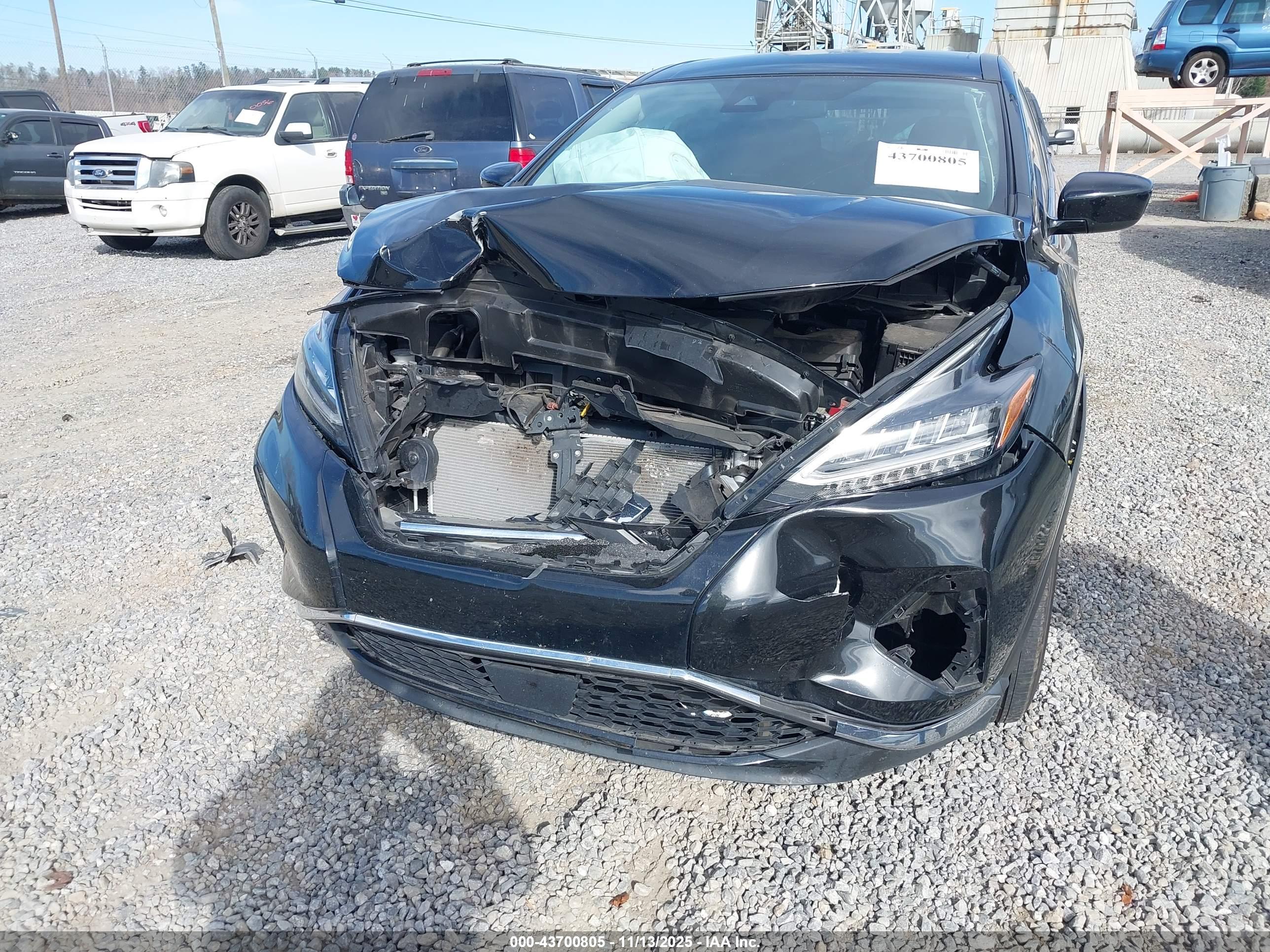 NISSAN MURANO image 6