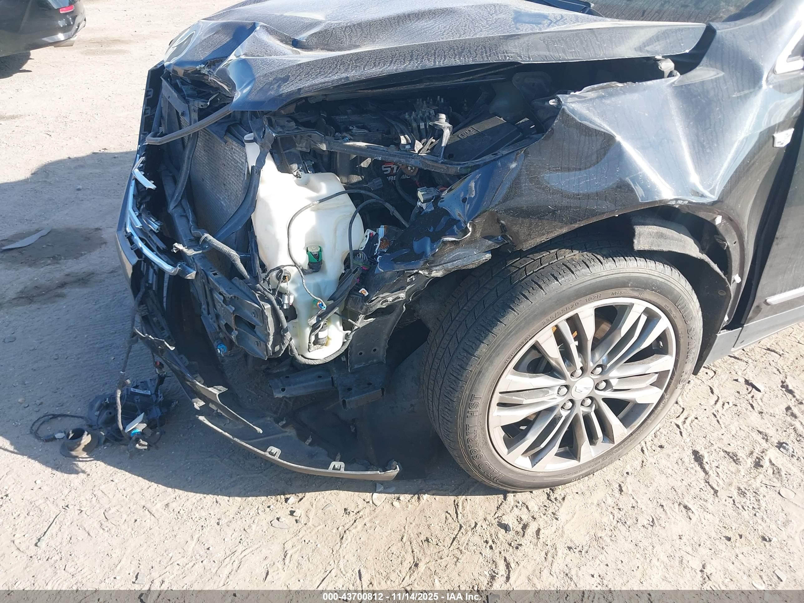 CADILLAC XT5 image 6