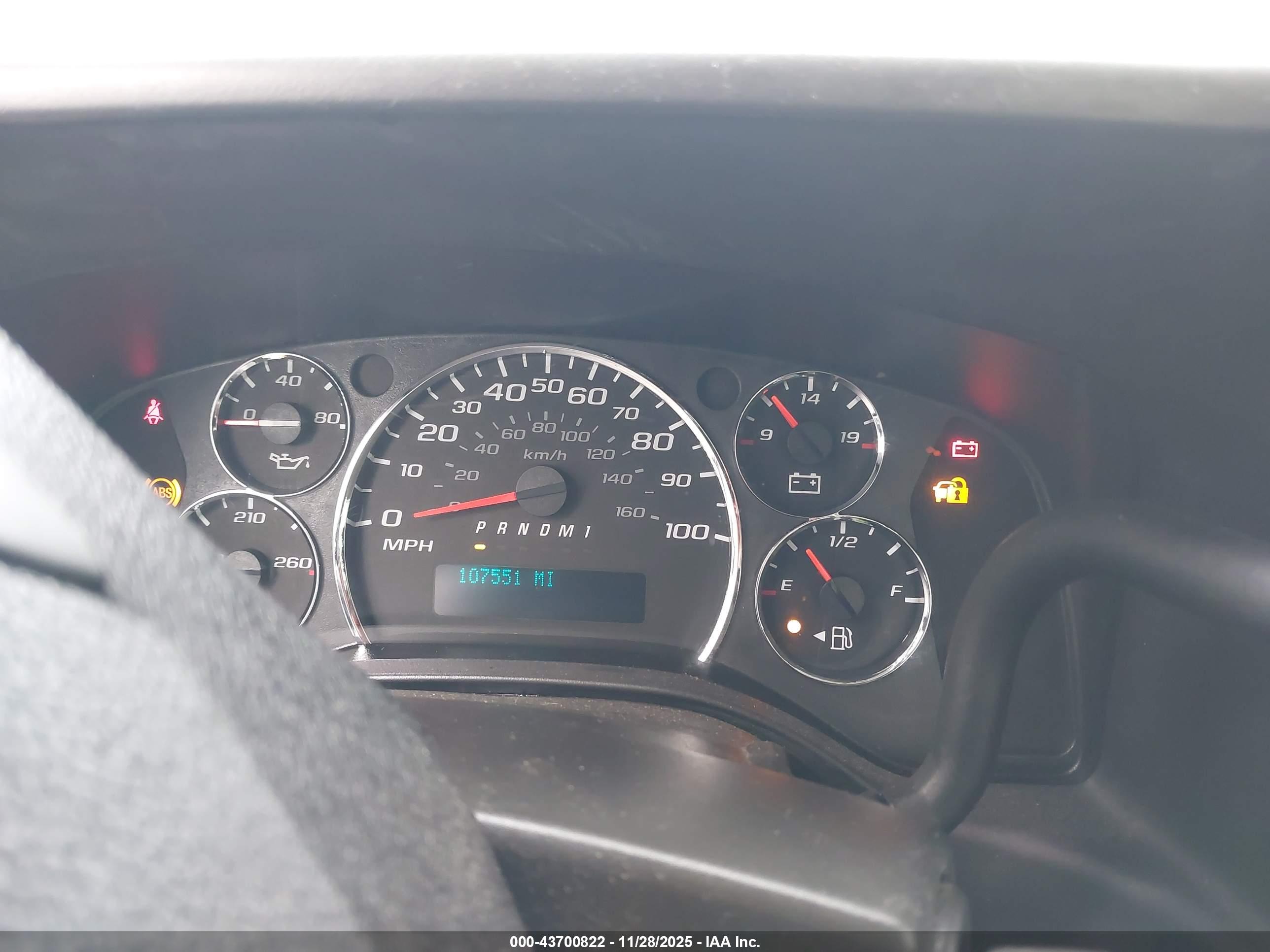 CHEVROLET EXPRESS image 6
