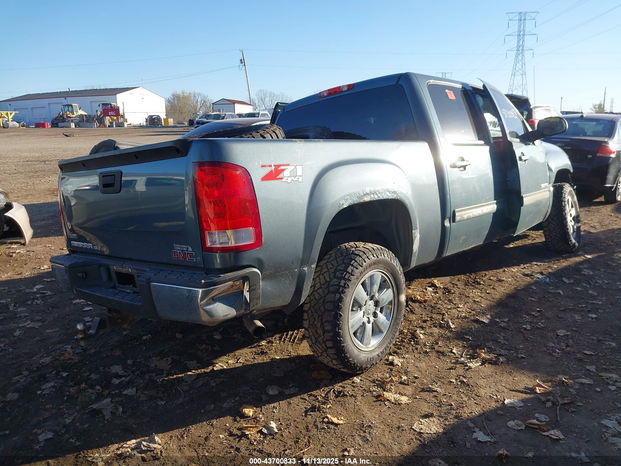 GMC SIERRA image 4