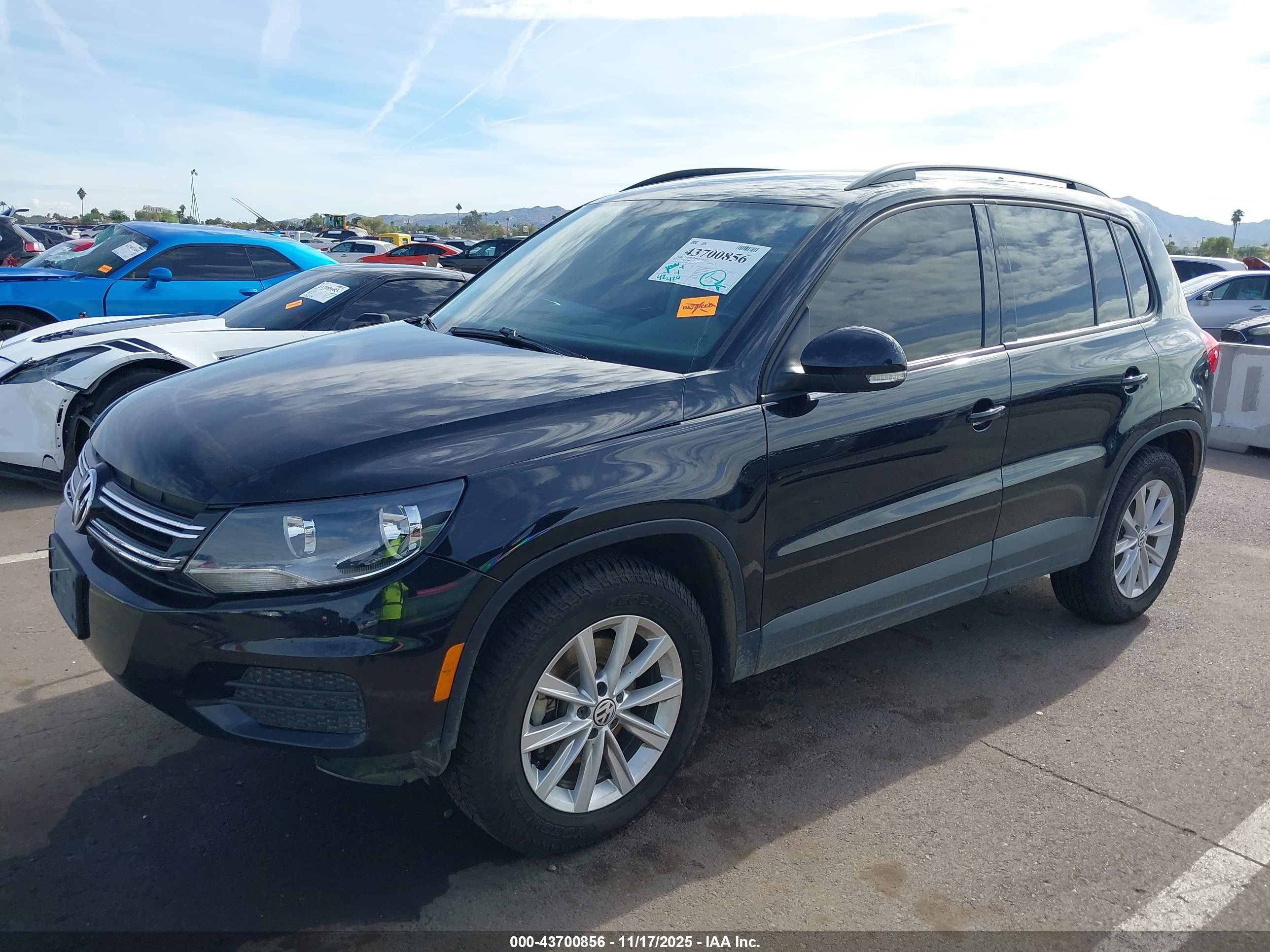 VOLKSWAGEN TIGUAN image 2