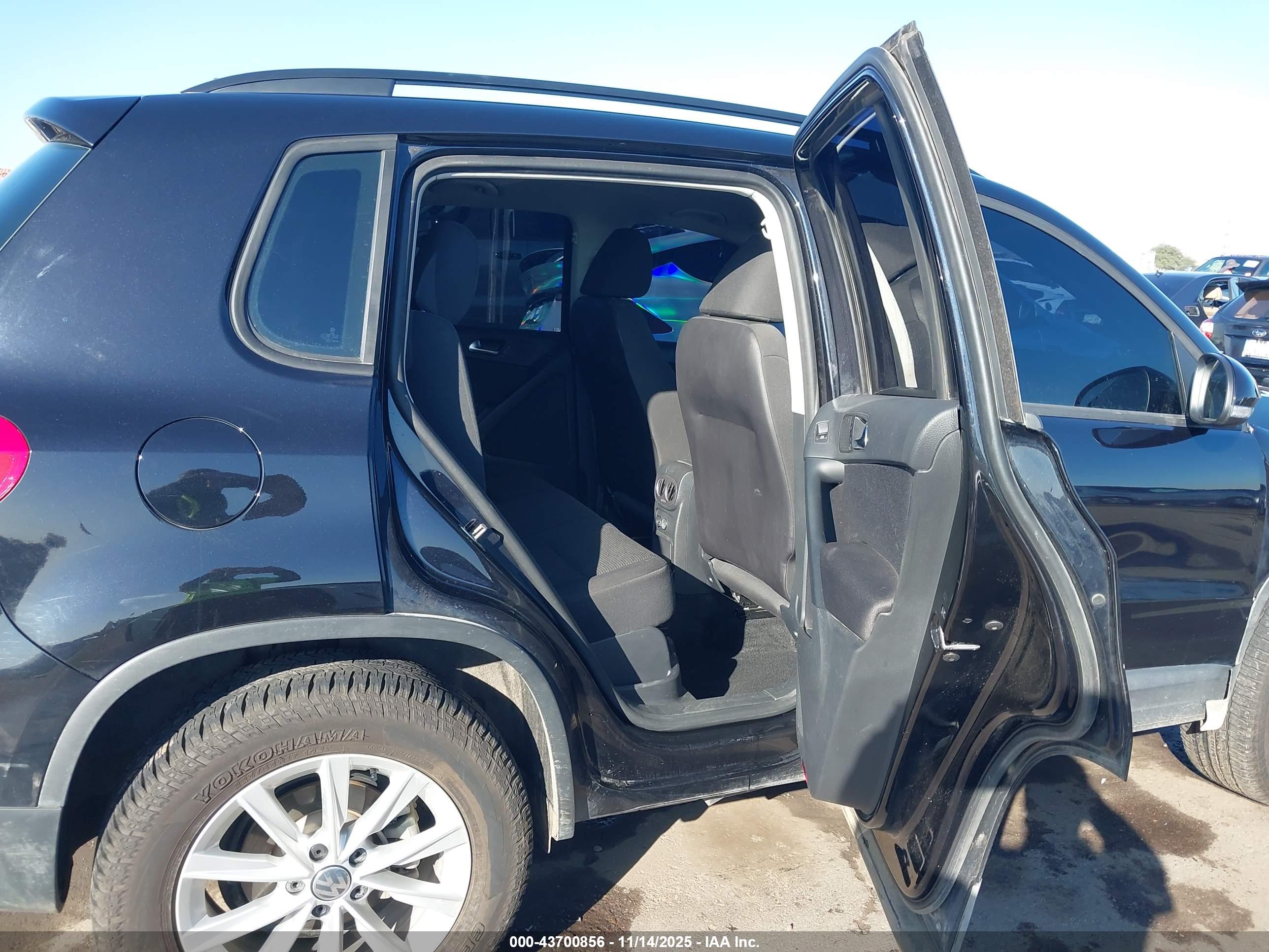 VOLKSWAGEN TIGUAN image 8