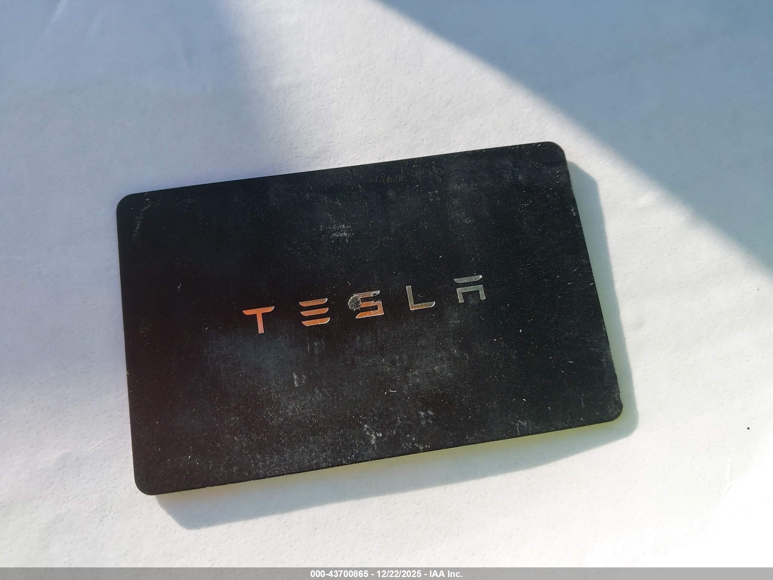 TESLA MODEL image 11