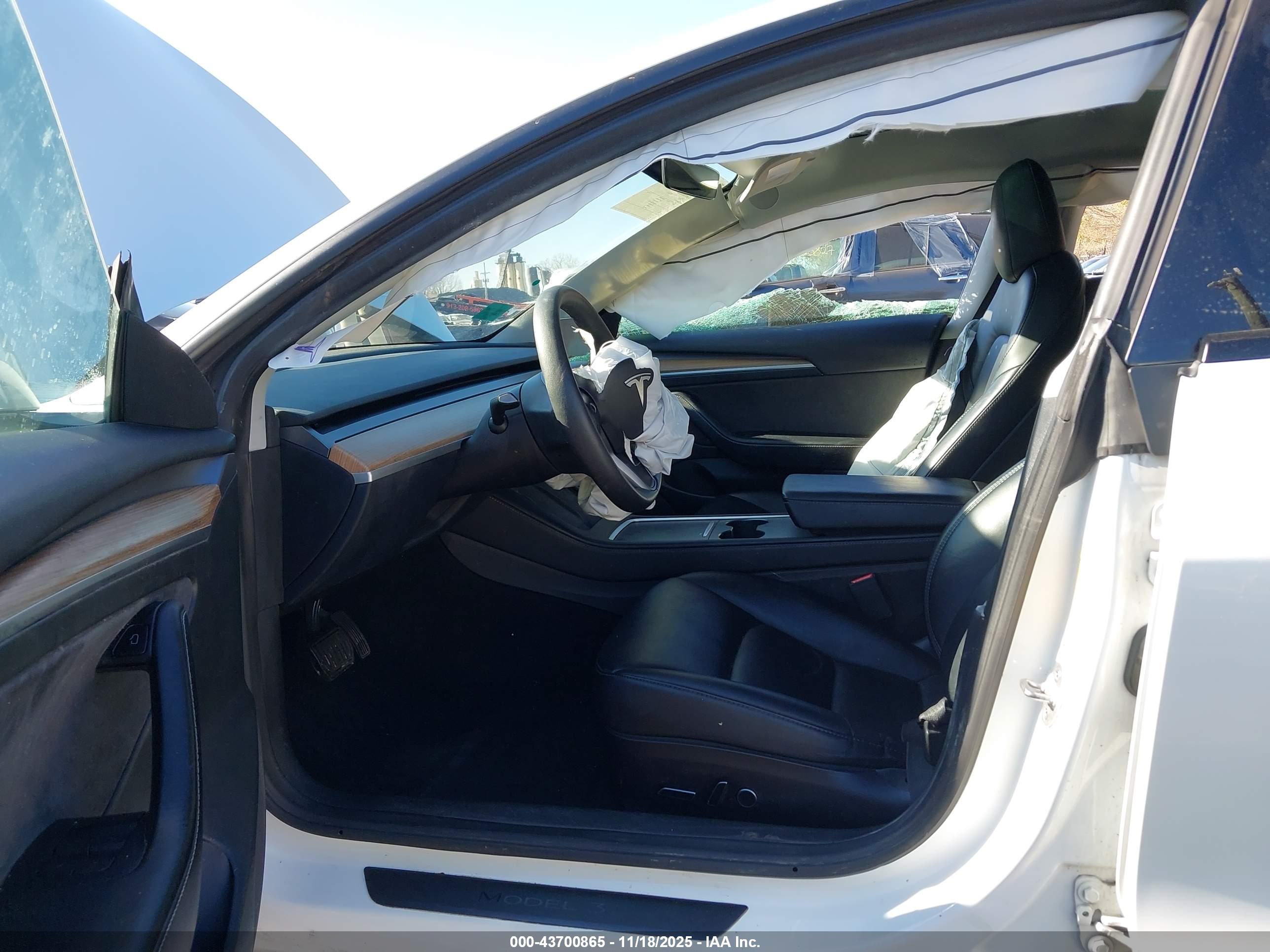 TESLA MODEL image 5