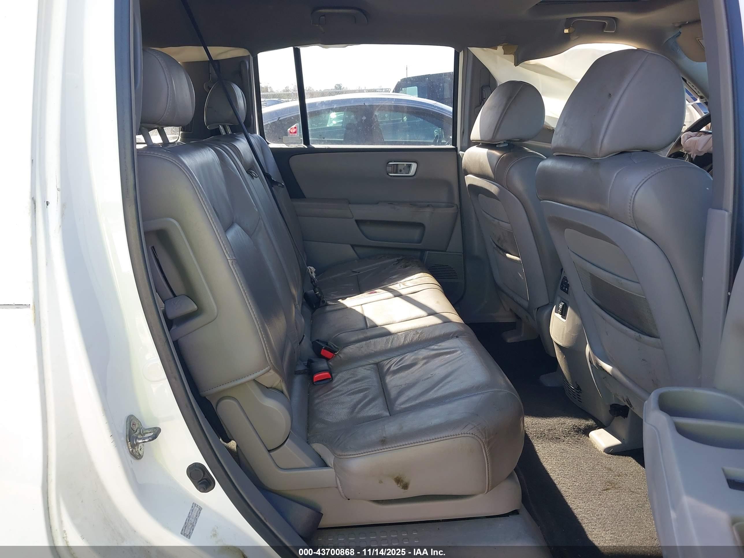 HONDA PILOT image 8