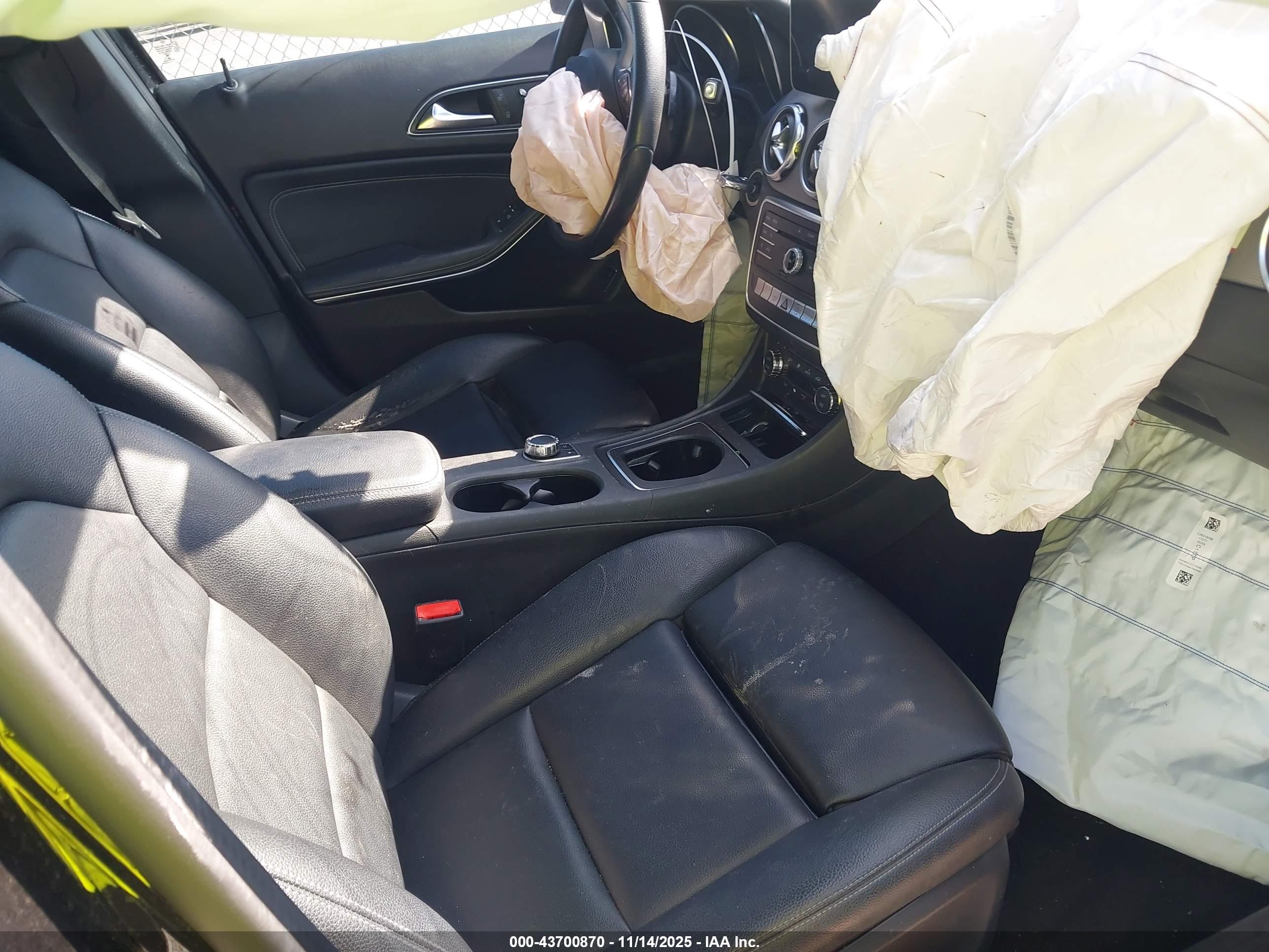 MERCEDES-BENZ GLA image 5