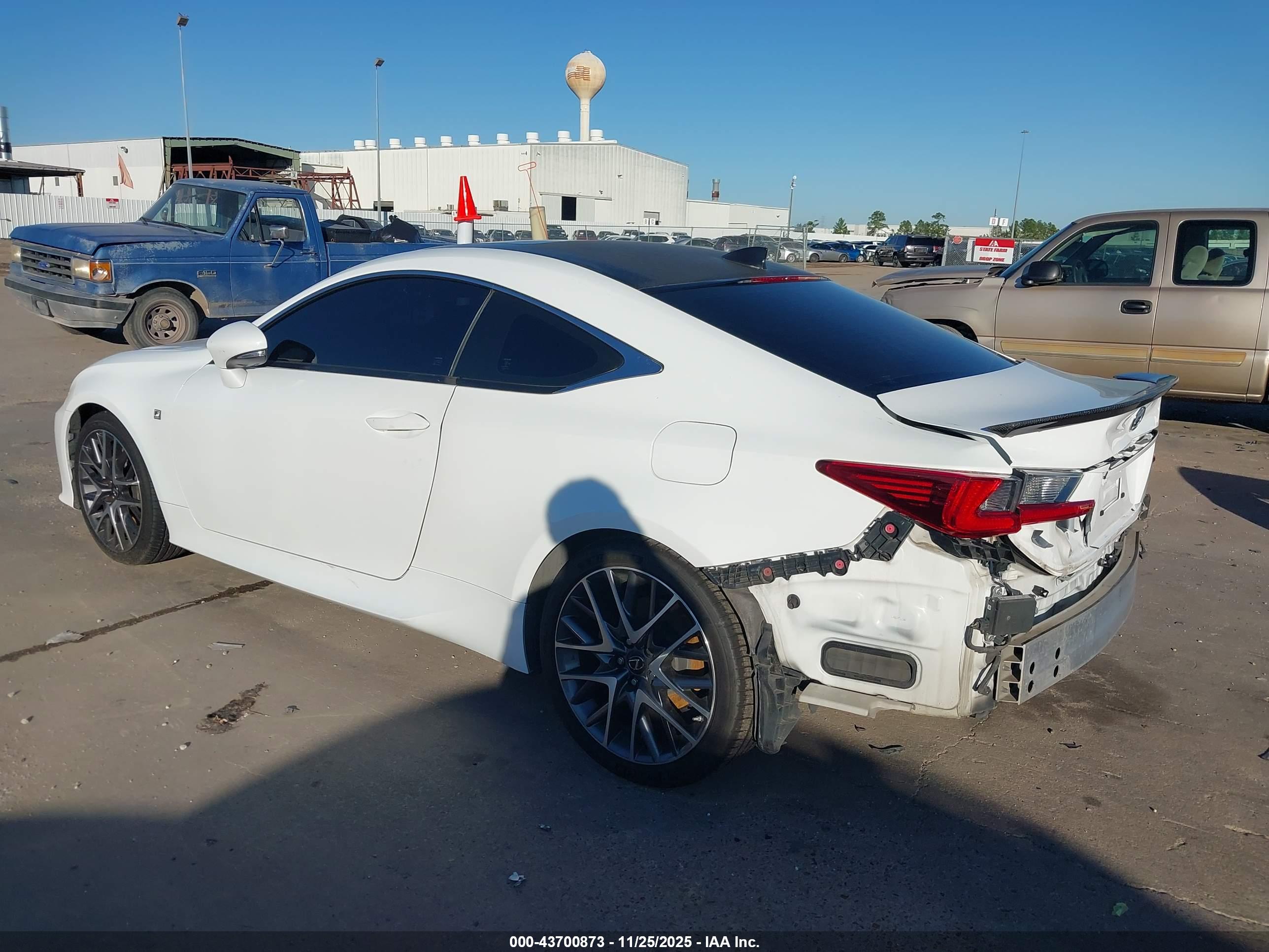 LEXUS RC image 3
