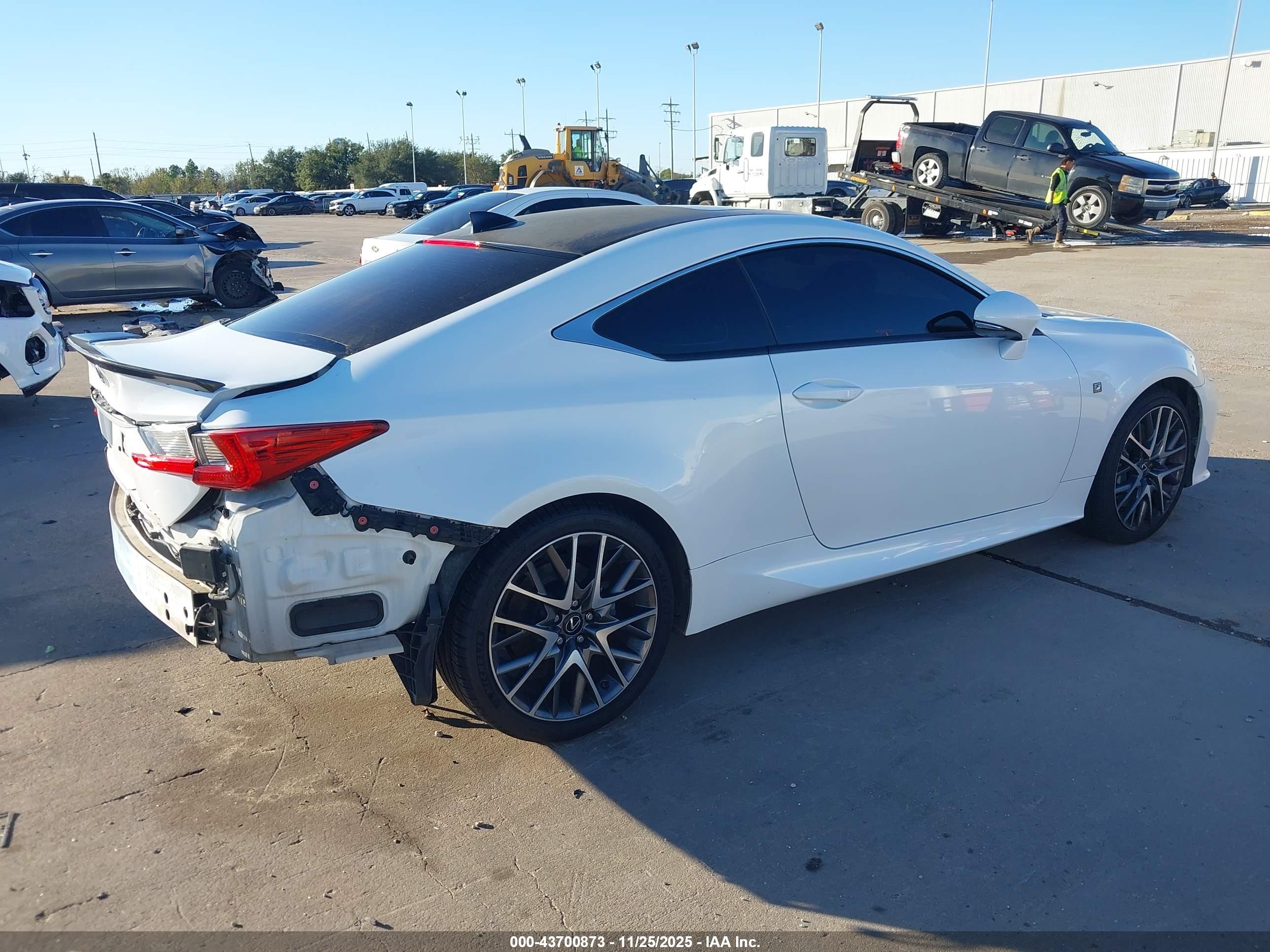 LEXUS RC image 4