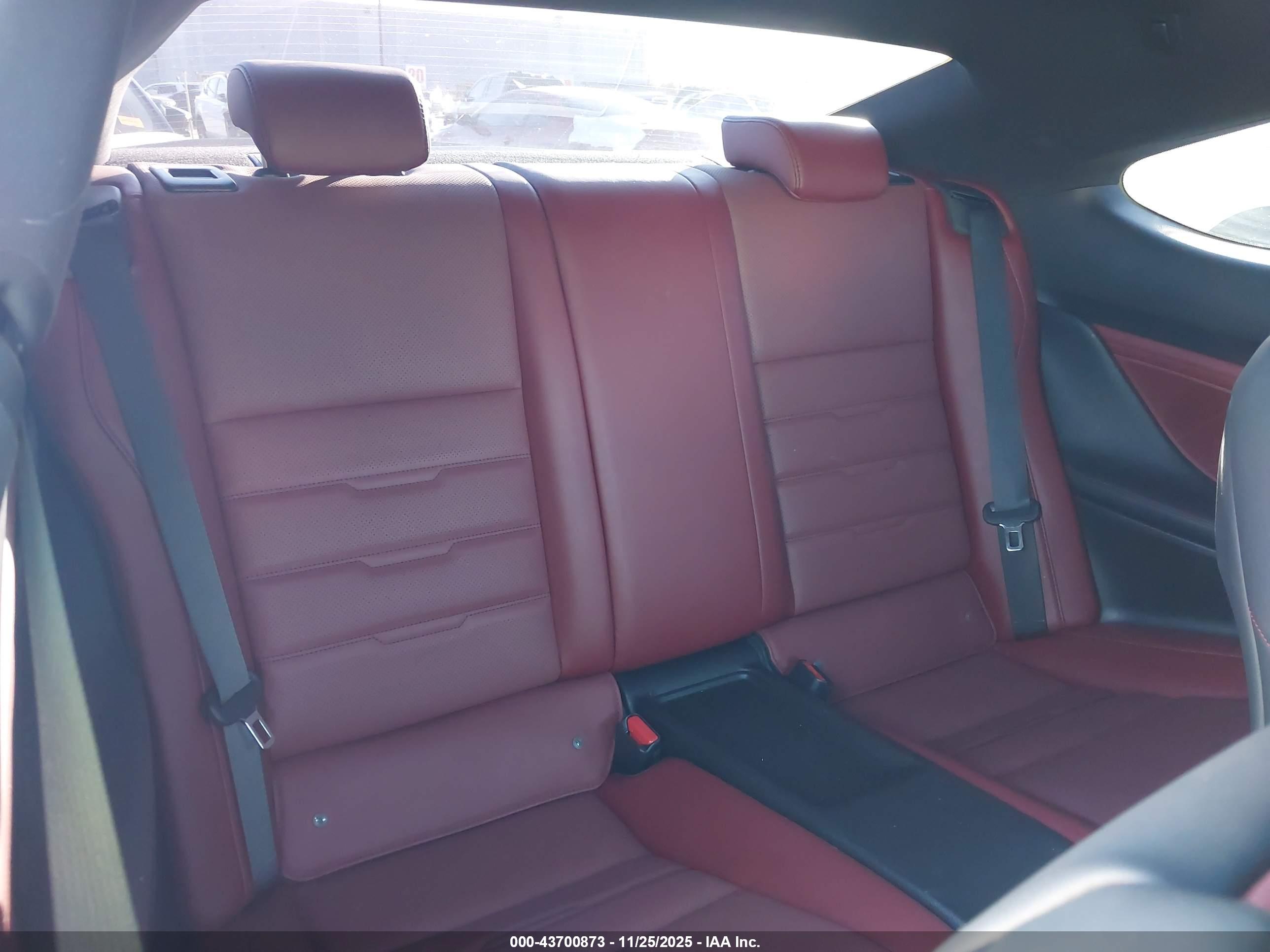 LEXUS RC image 8