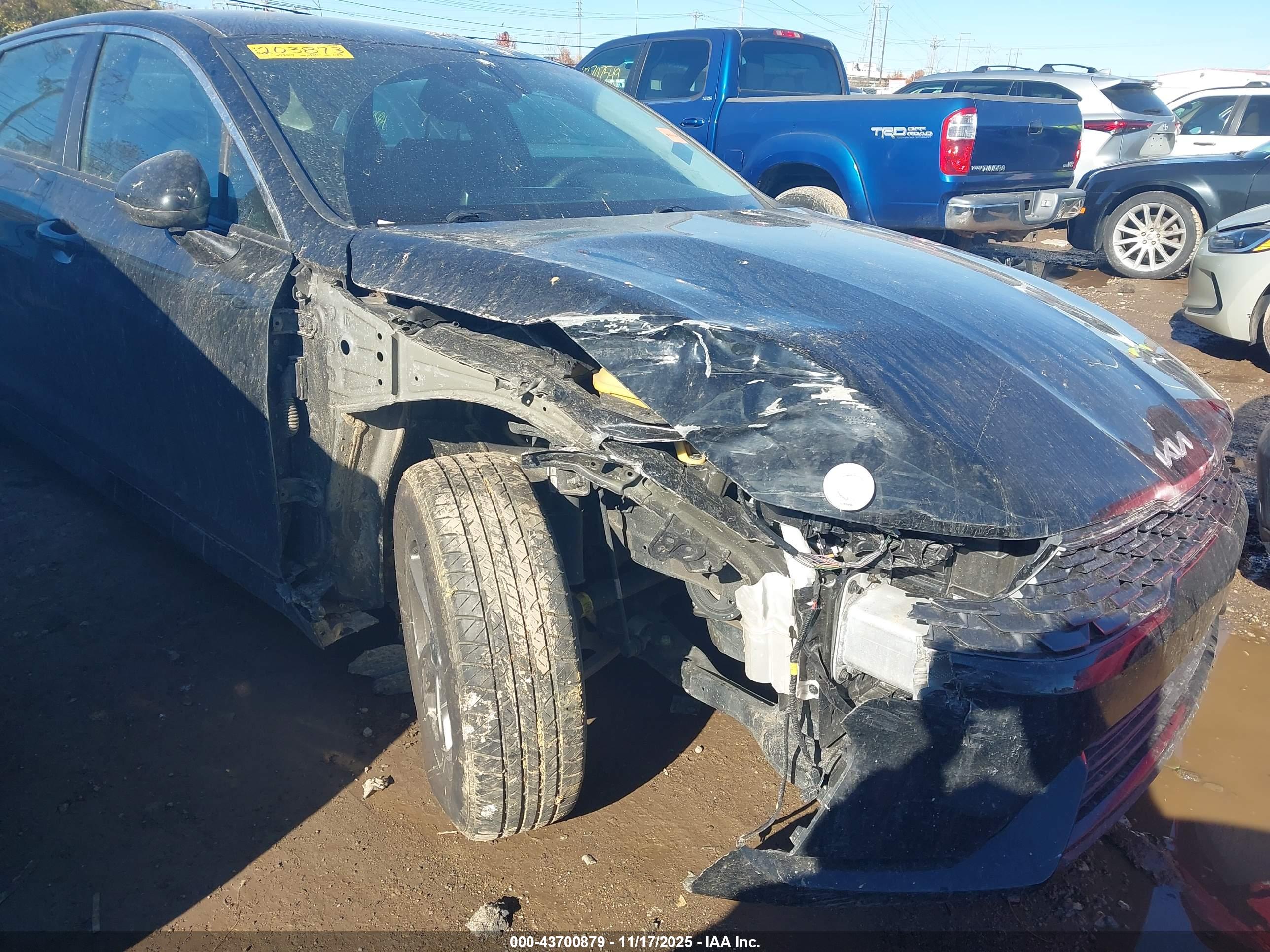 KIA K5 image 6