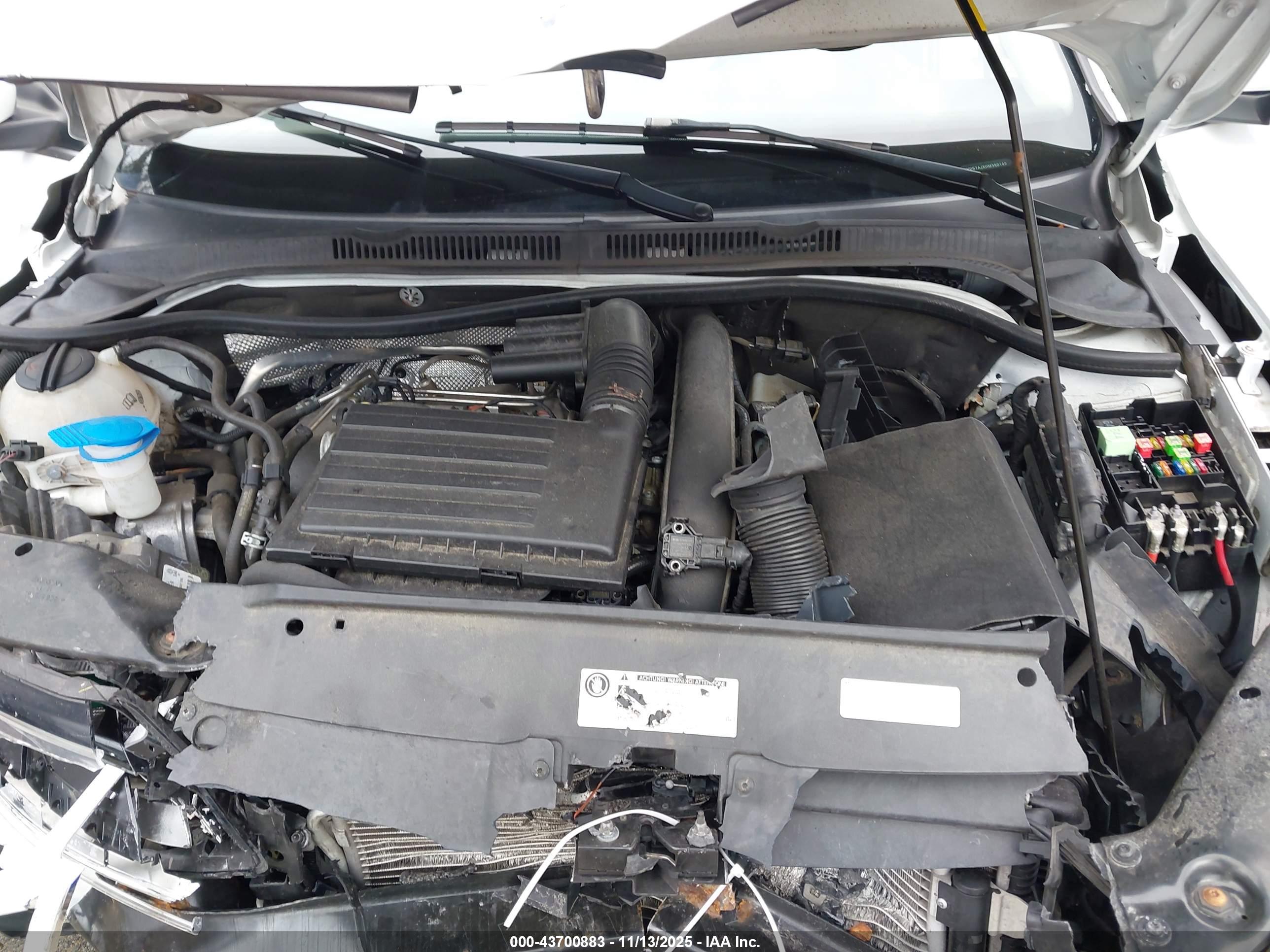 VOLKSWAGEN JETTA image 10