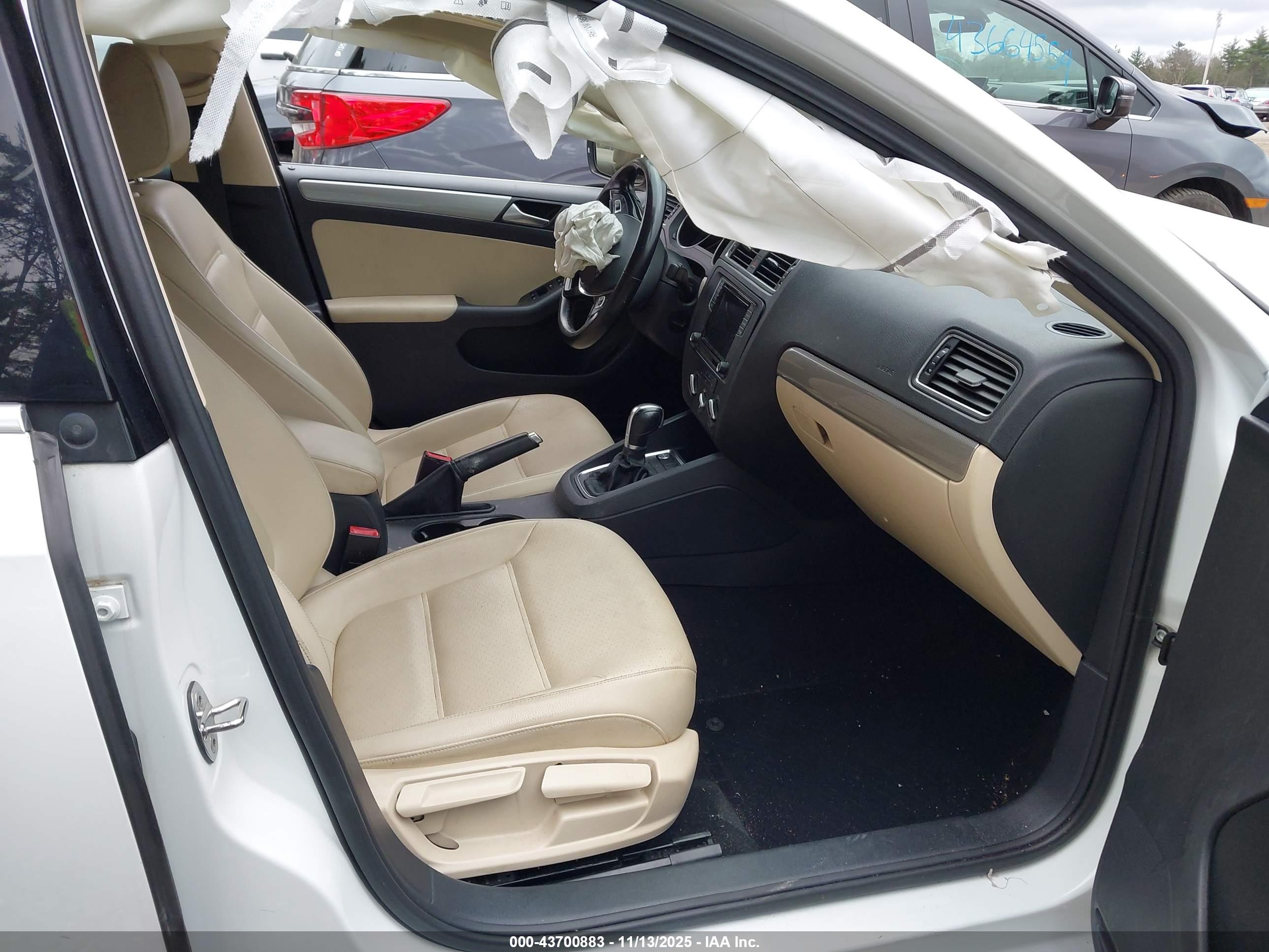 VOLKSWAGEN JETTA image 5