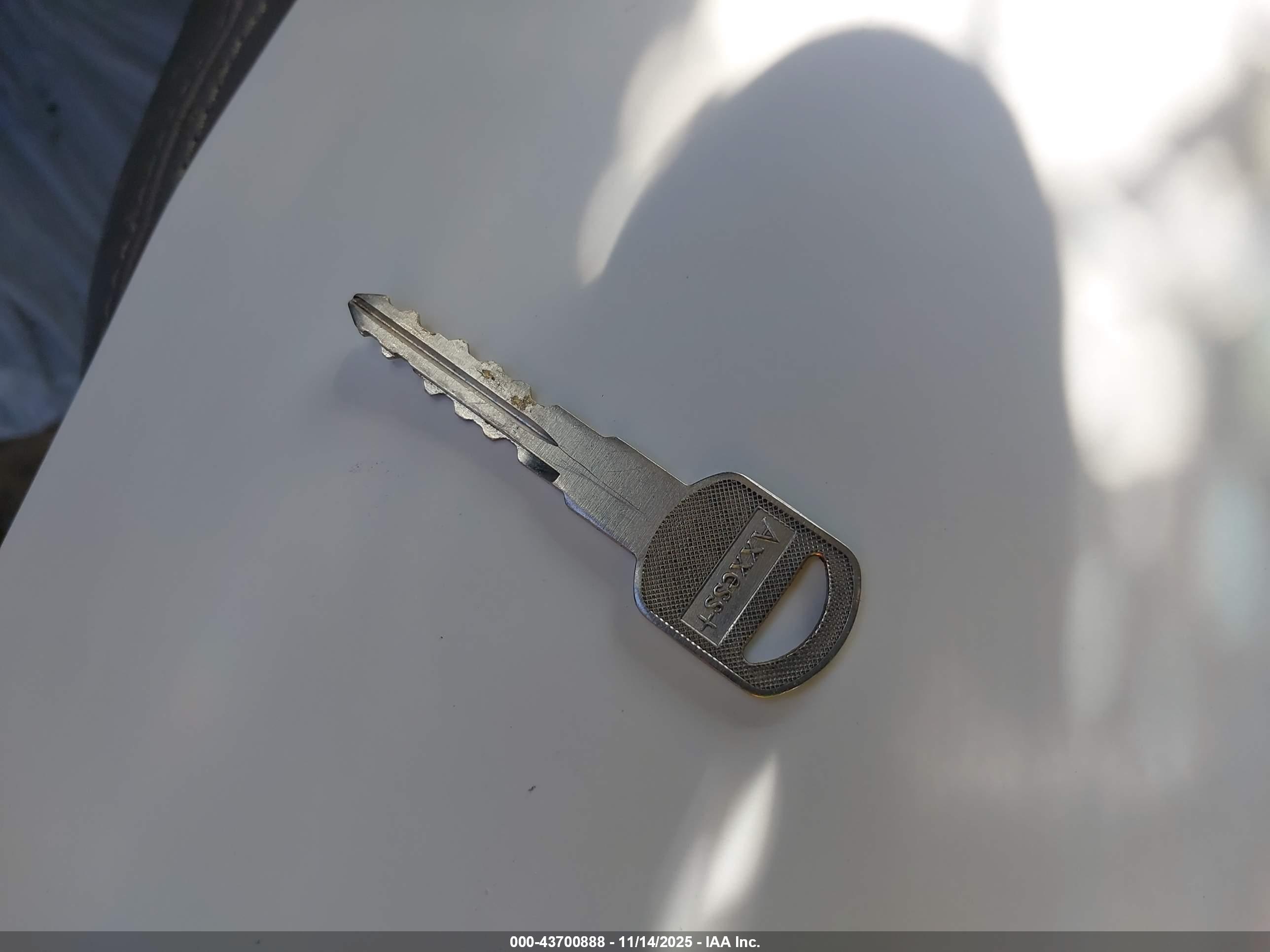 GMC YUKON image 11