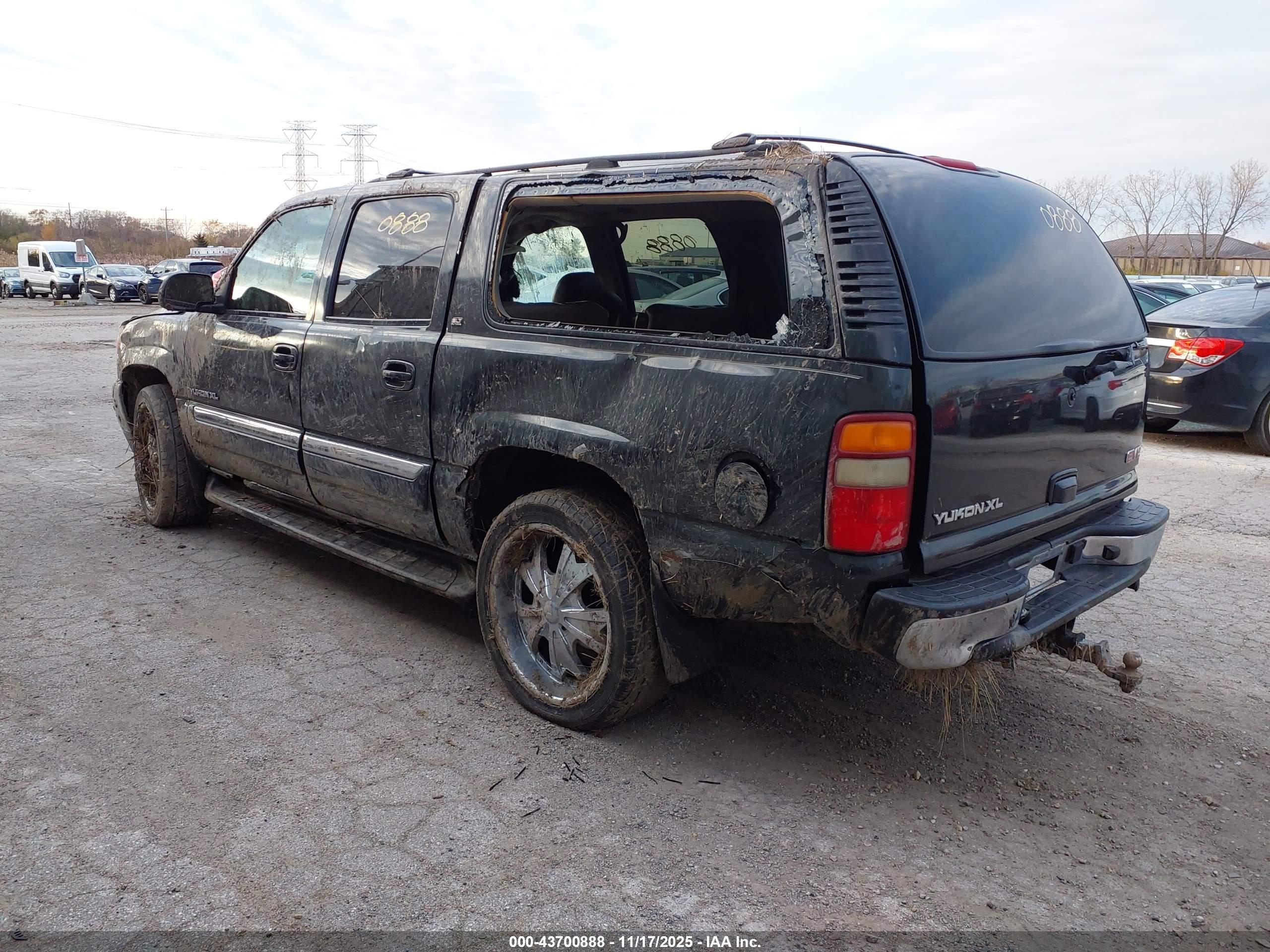 GMC YUKON image 3