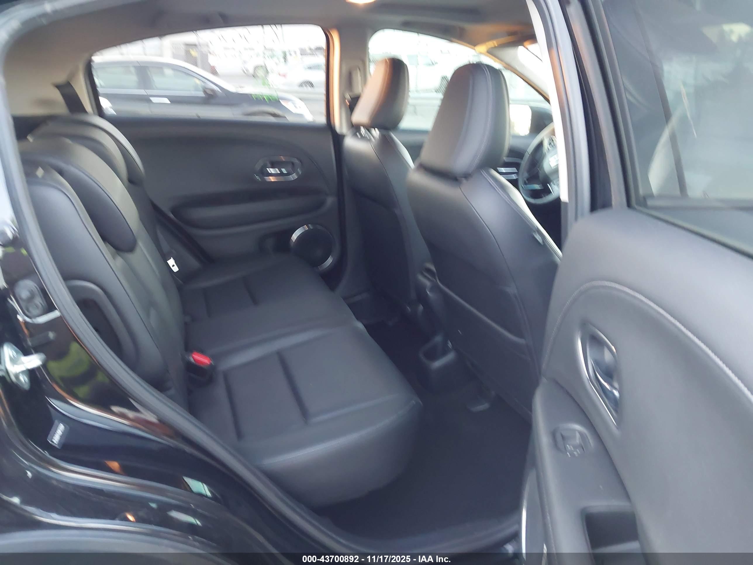 HONDA HR-V image 8