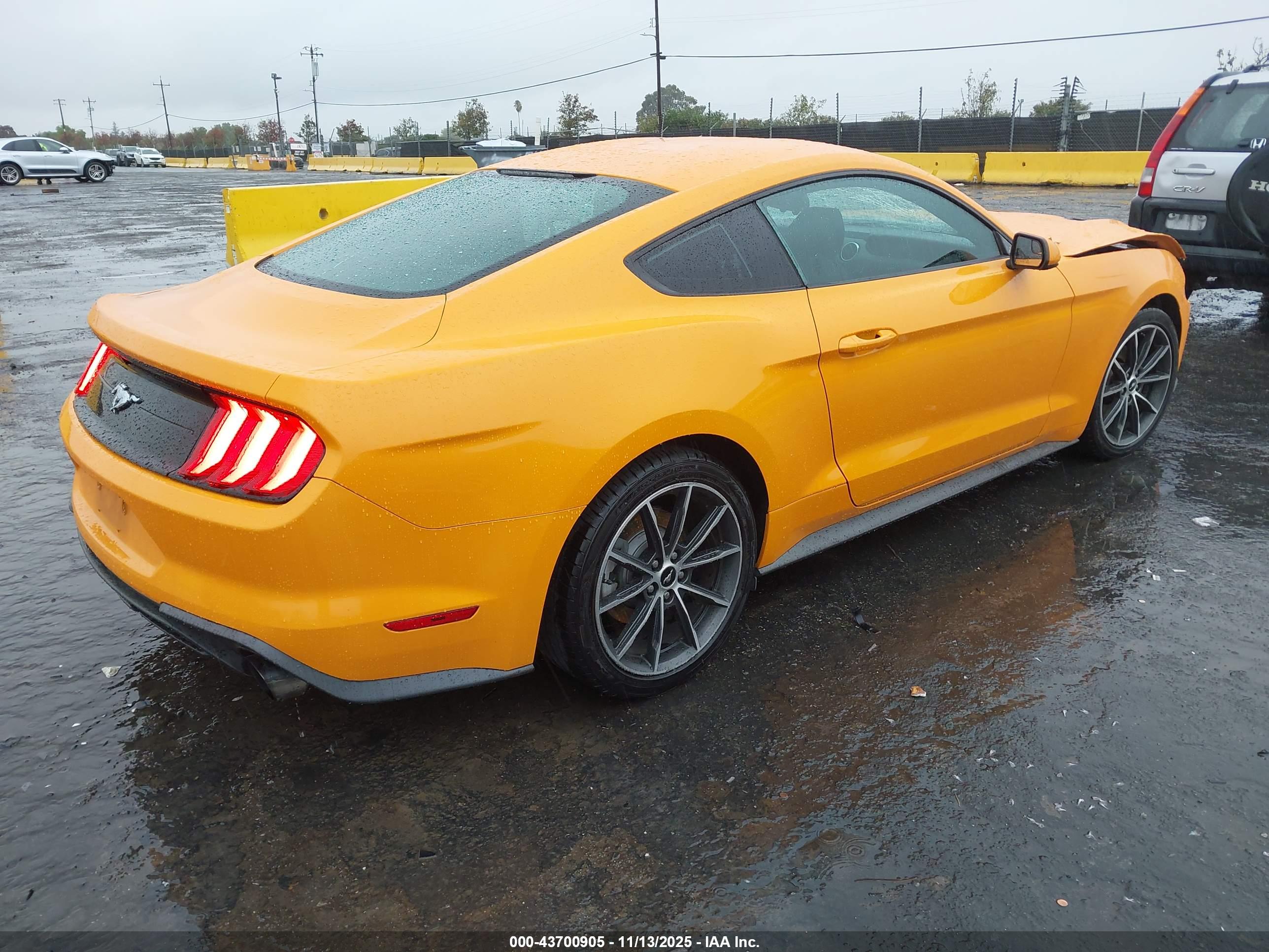 FORD MUSTANG image 4
