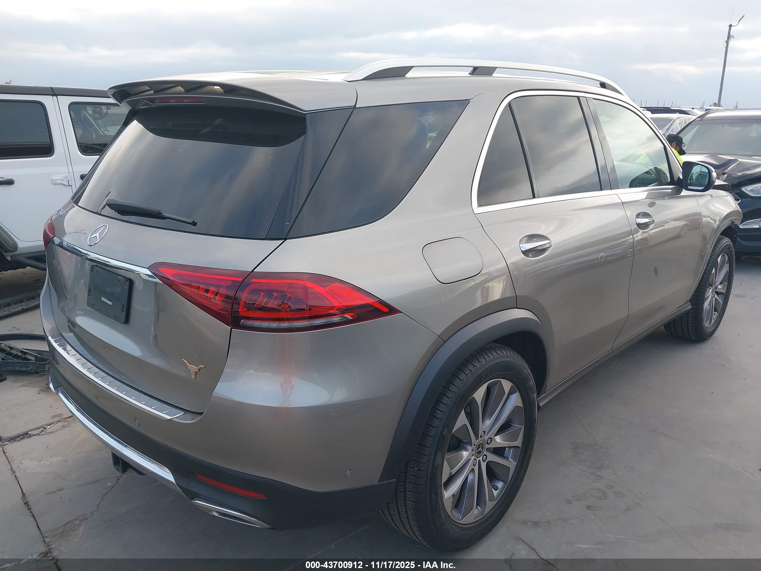 MERCEDES-BENZ GLE image 4
