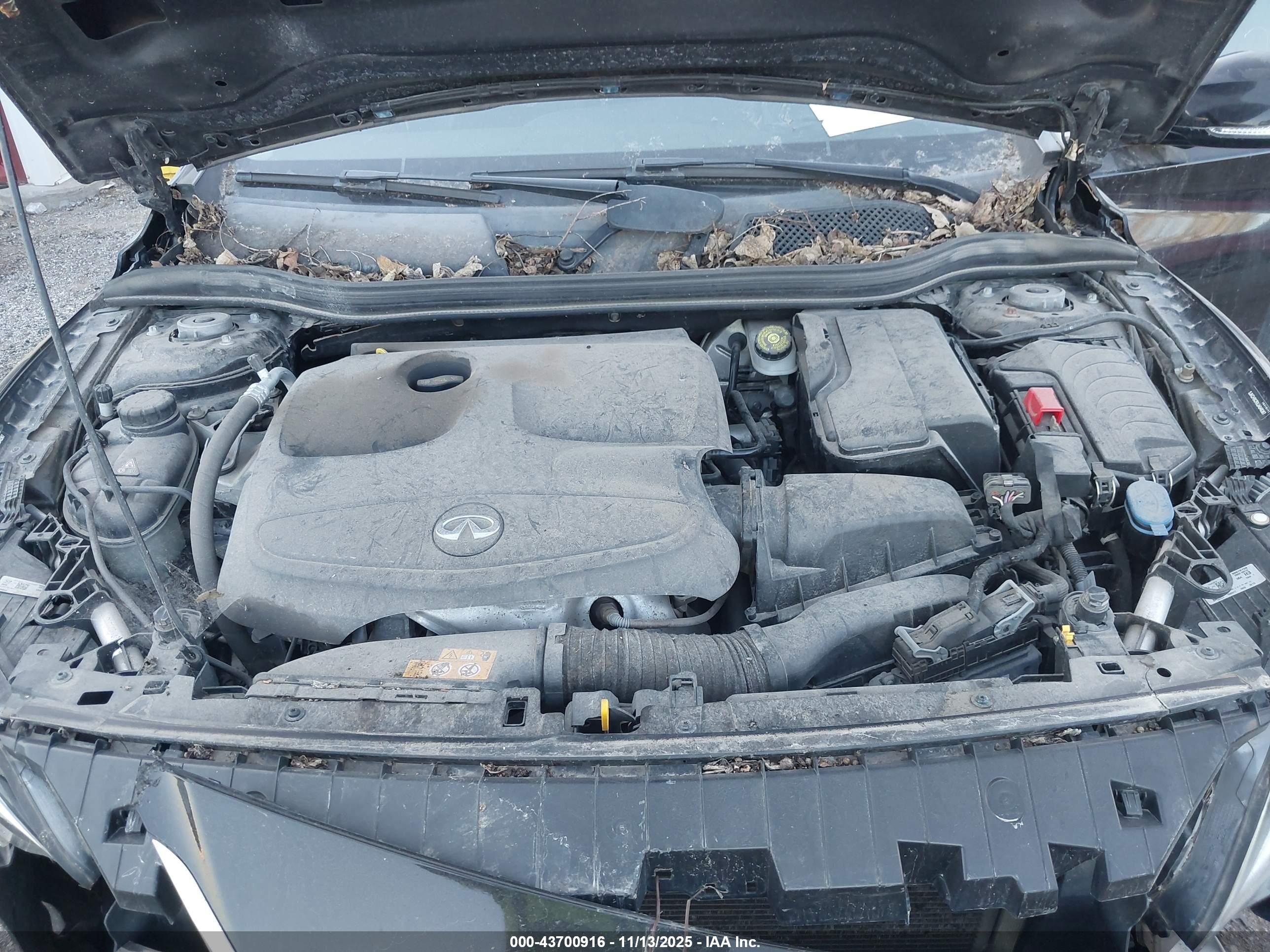 INFINITI QX30 image 10