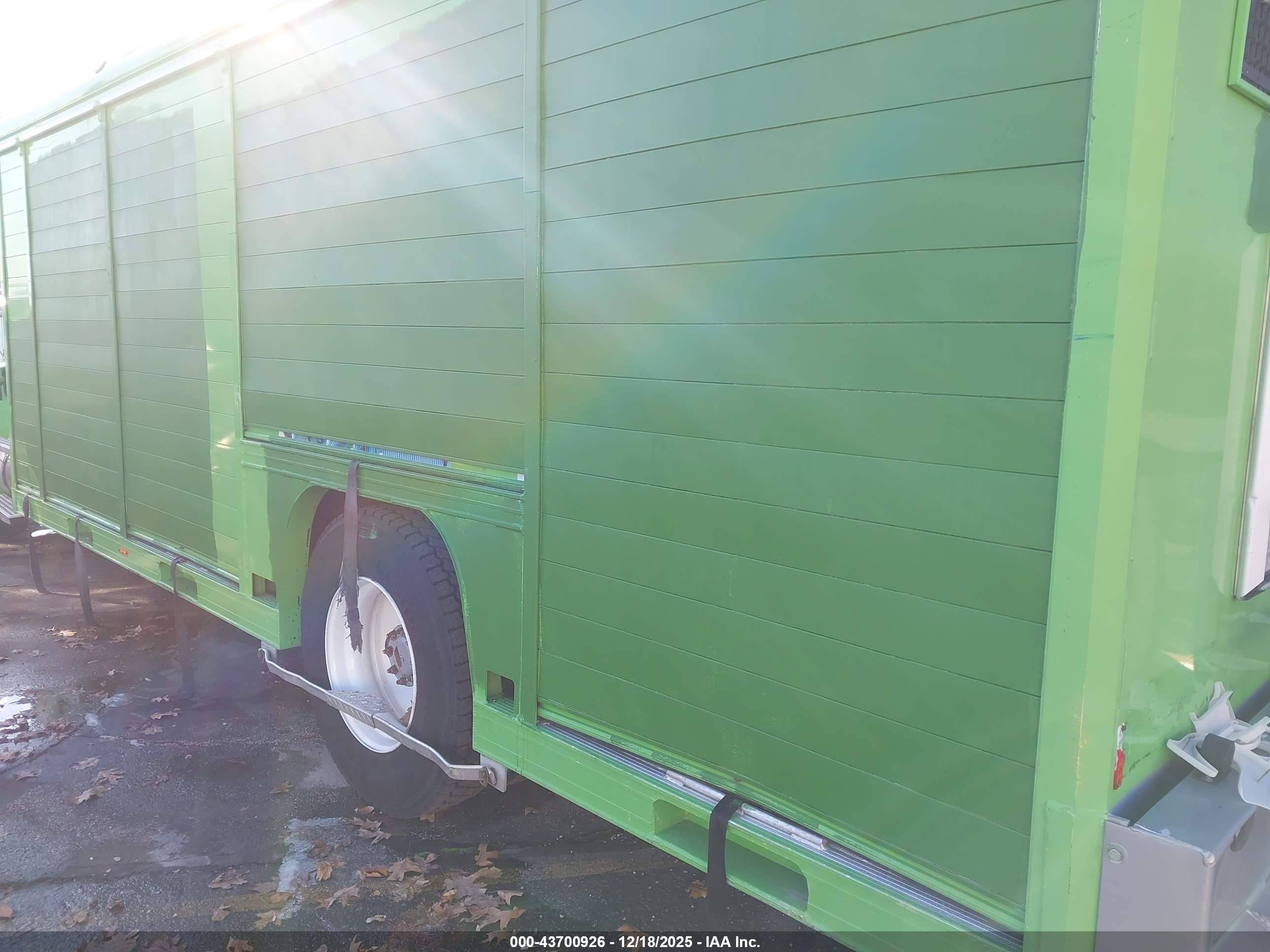 KENWORTH CONSTRUCTION image 3