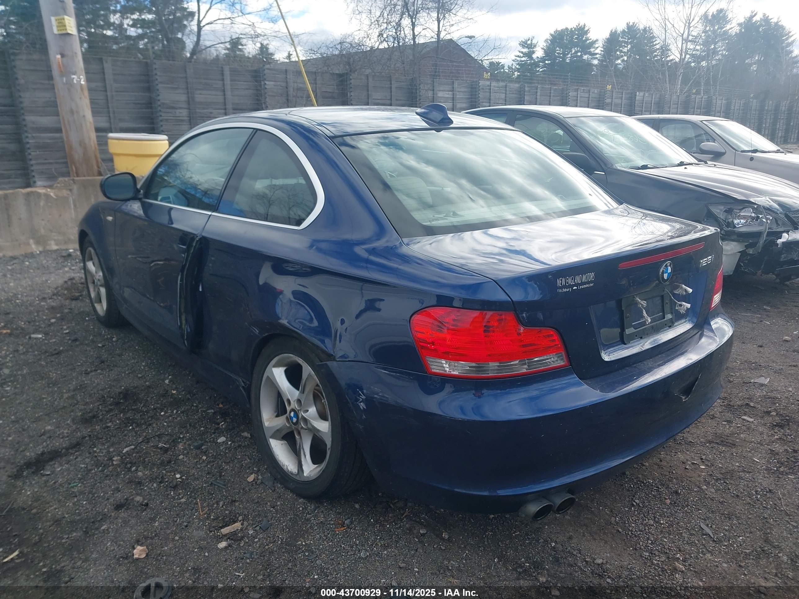 BMW 128I image 3