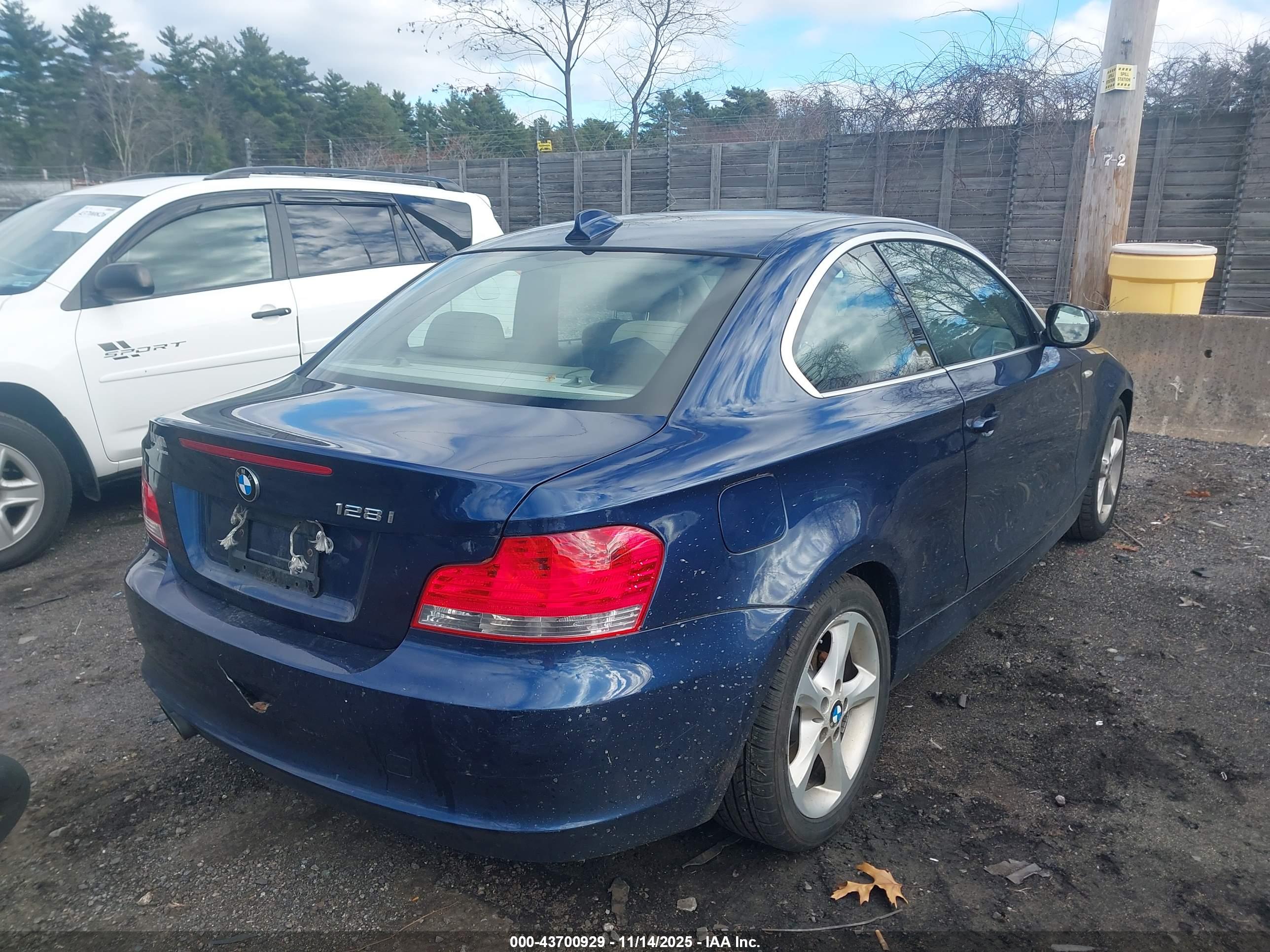 BMW 128I image 4