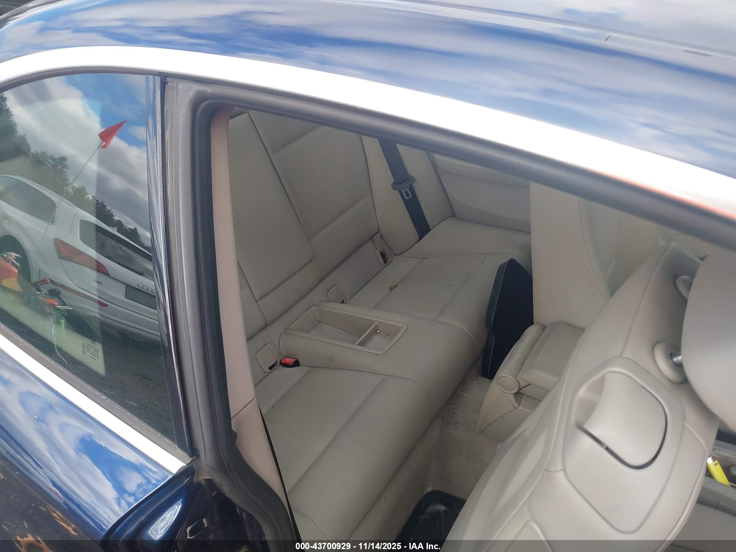 BMW 128I image 8