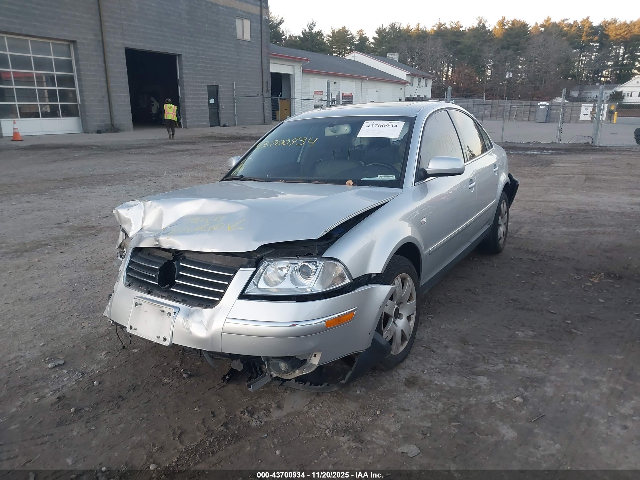 VOLKSWAGEN PASSAT image 2