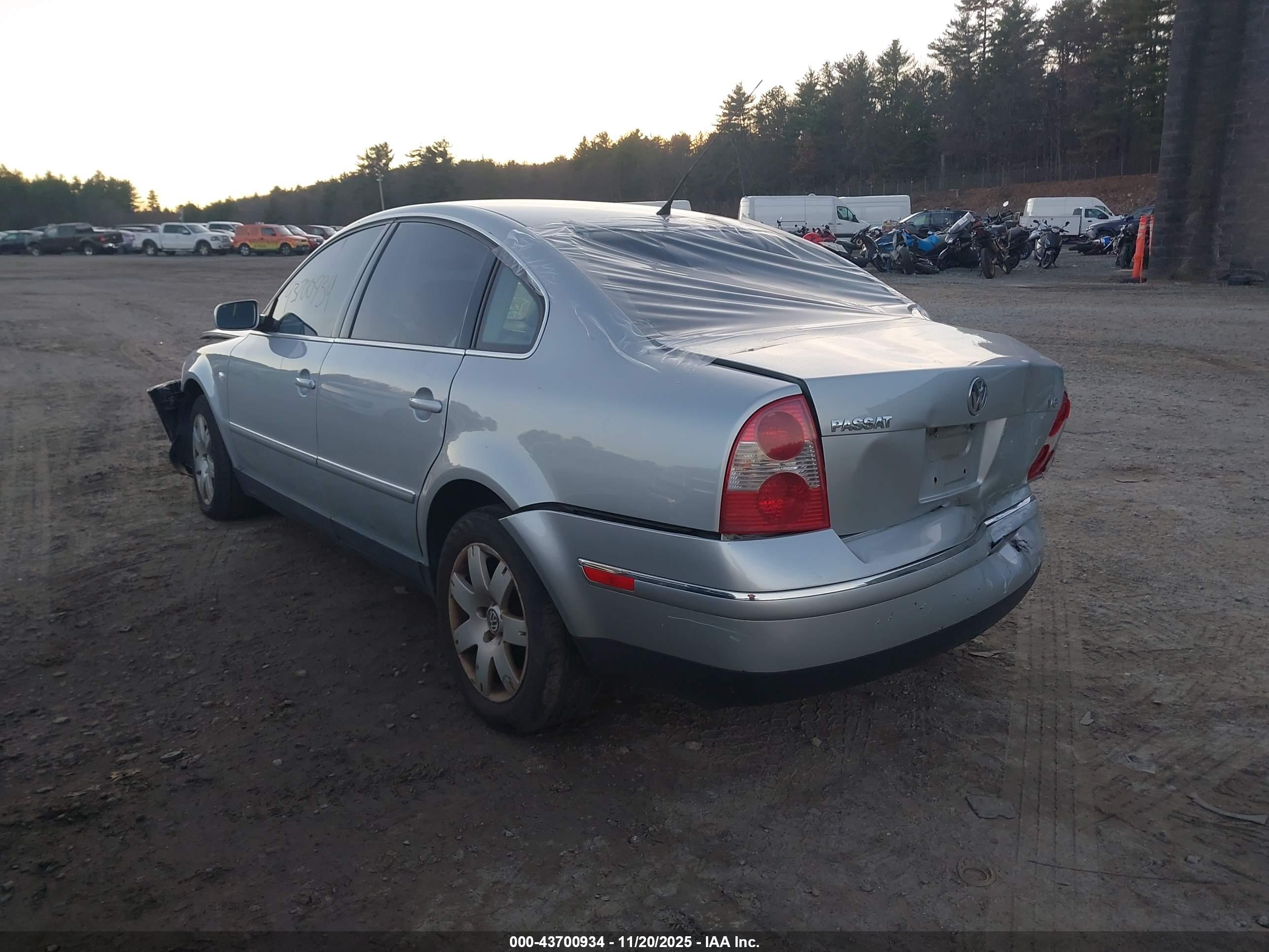 VOLKSWAGEN PASSAT image 3