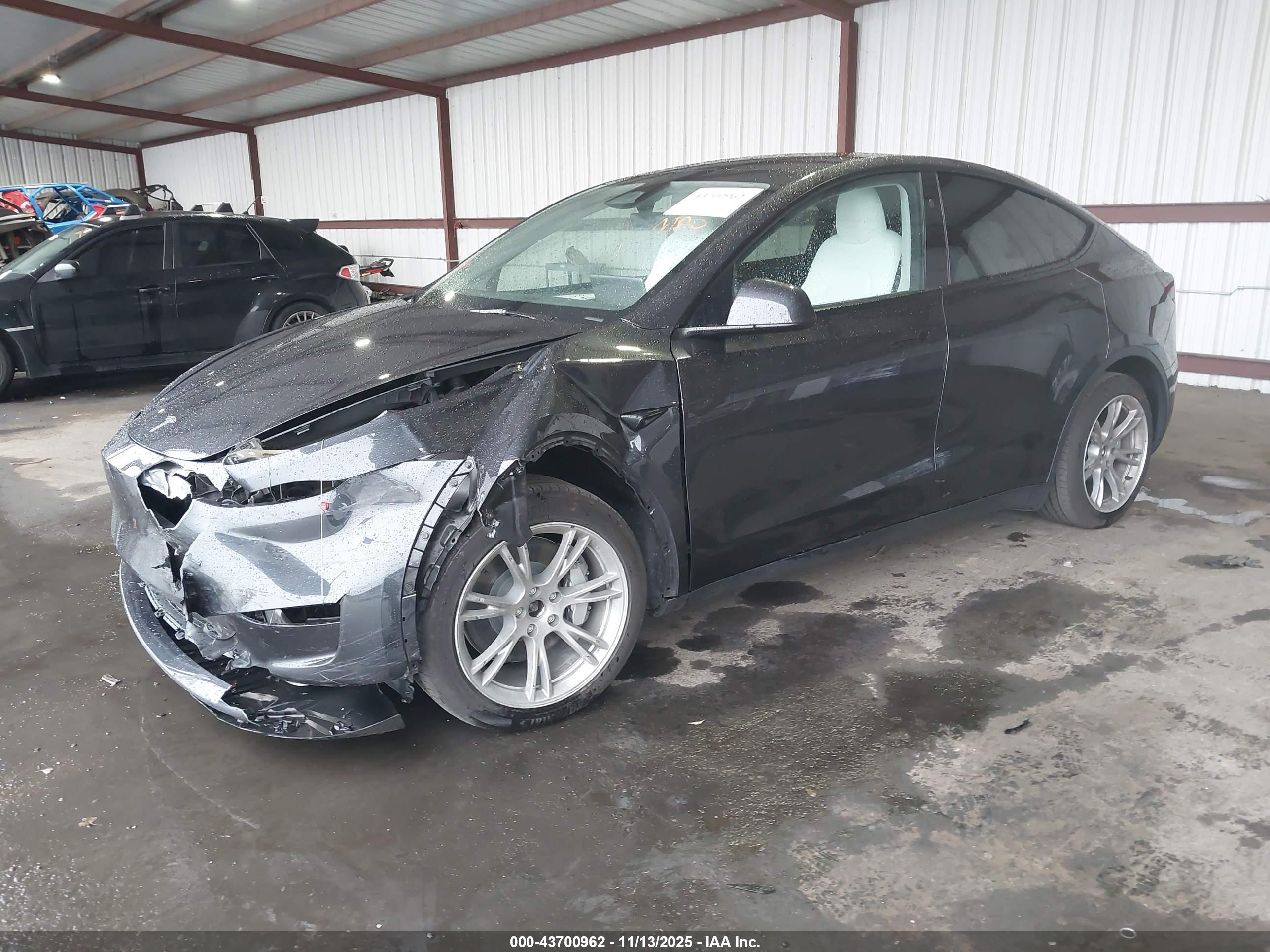 TESLA MODEL image 2