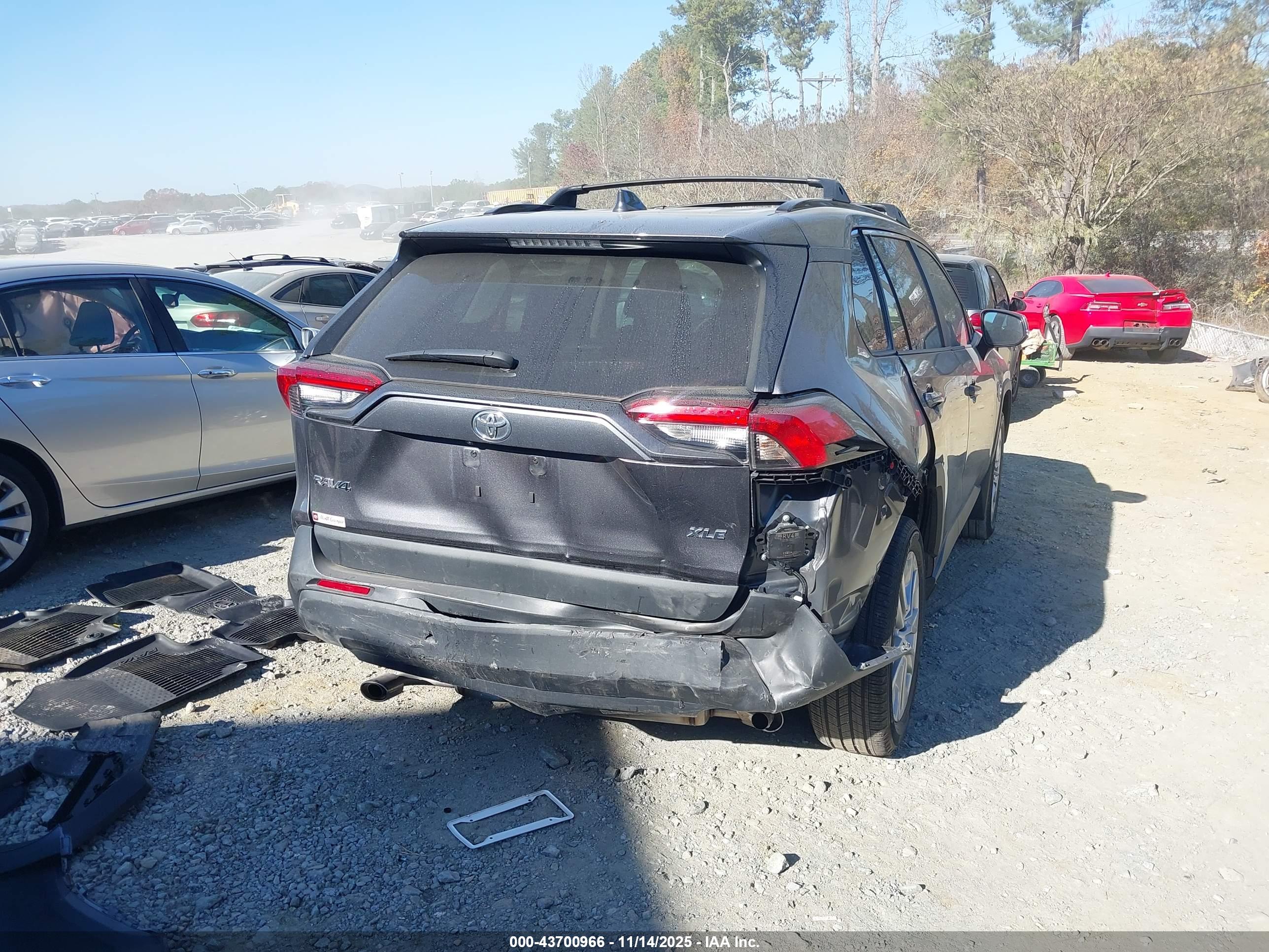 TOYOTA RAV4 image 4
