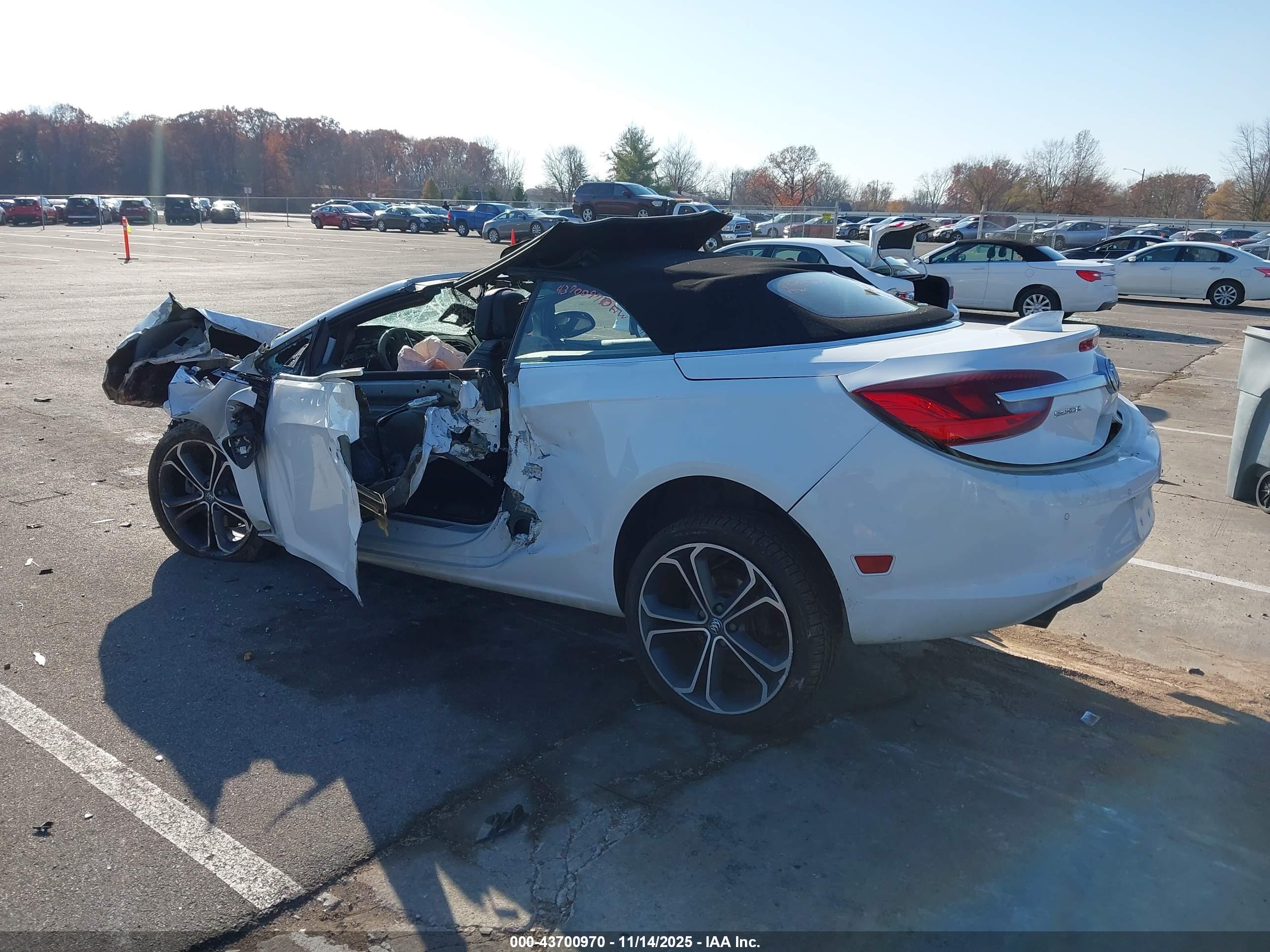 BUICK CASCADA image 3