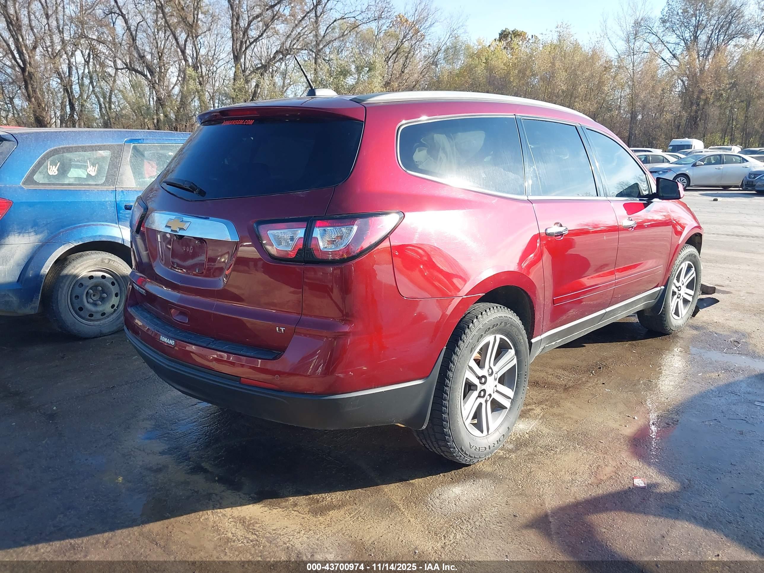 CHEVROLET TRAVERSE image 4