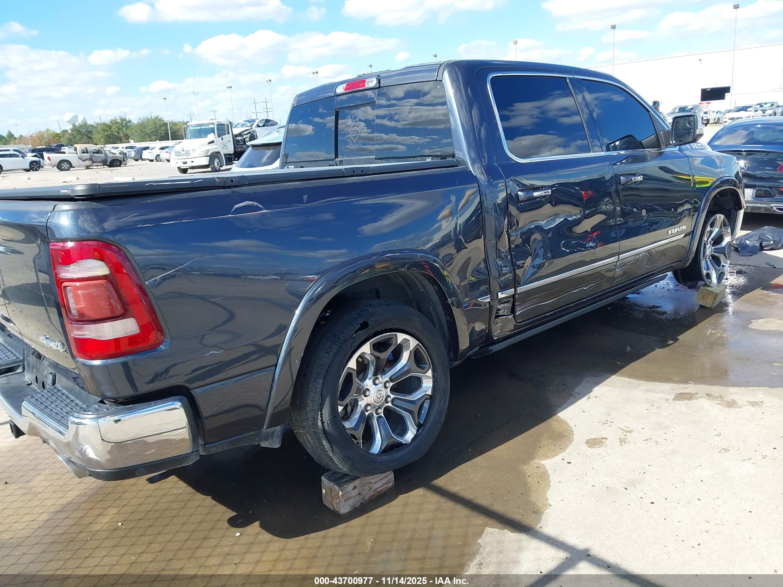 RAM 1500 image 4