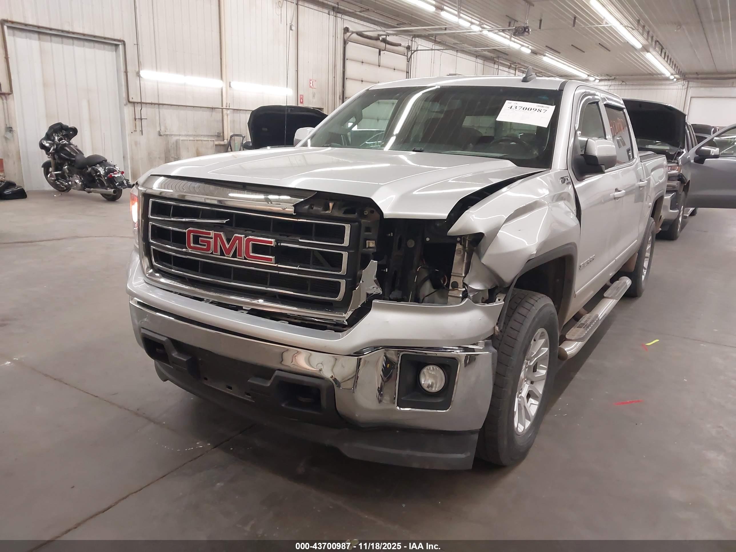 GMC SIERRA image 6