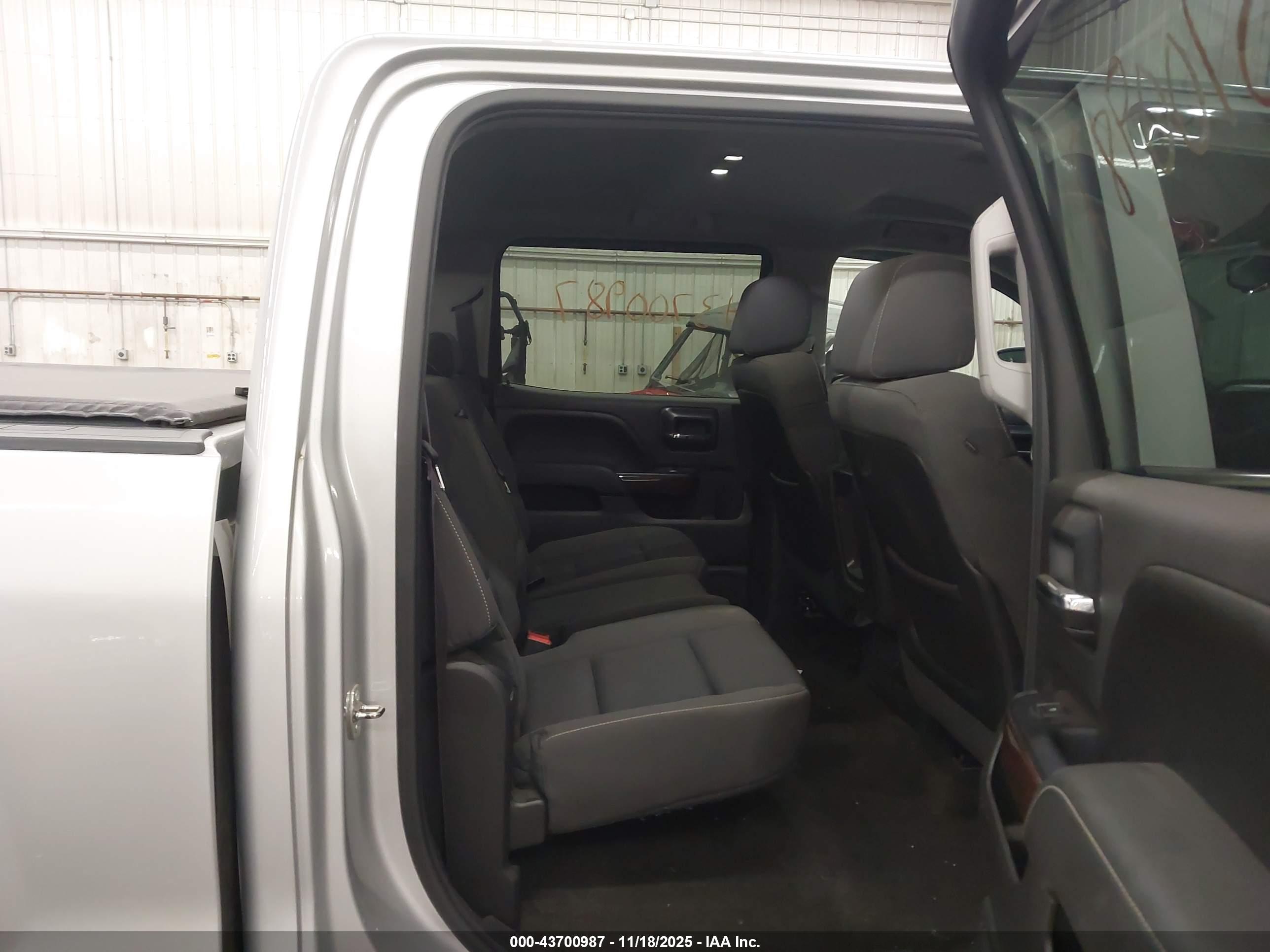 GMC SIERRA image 8