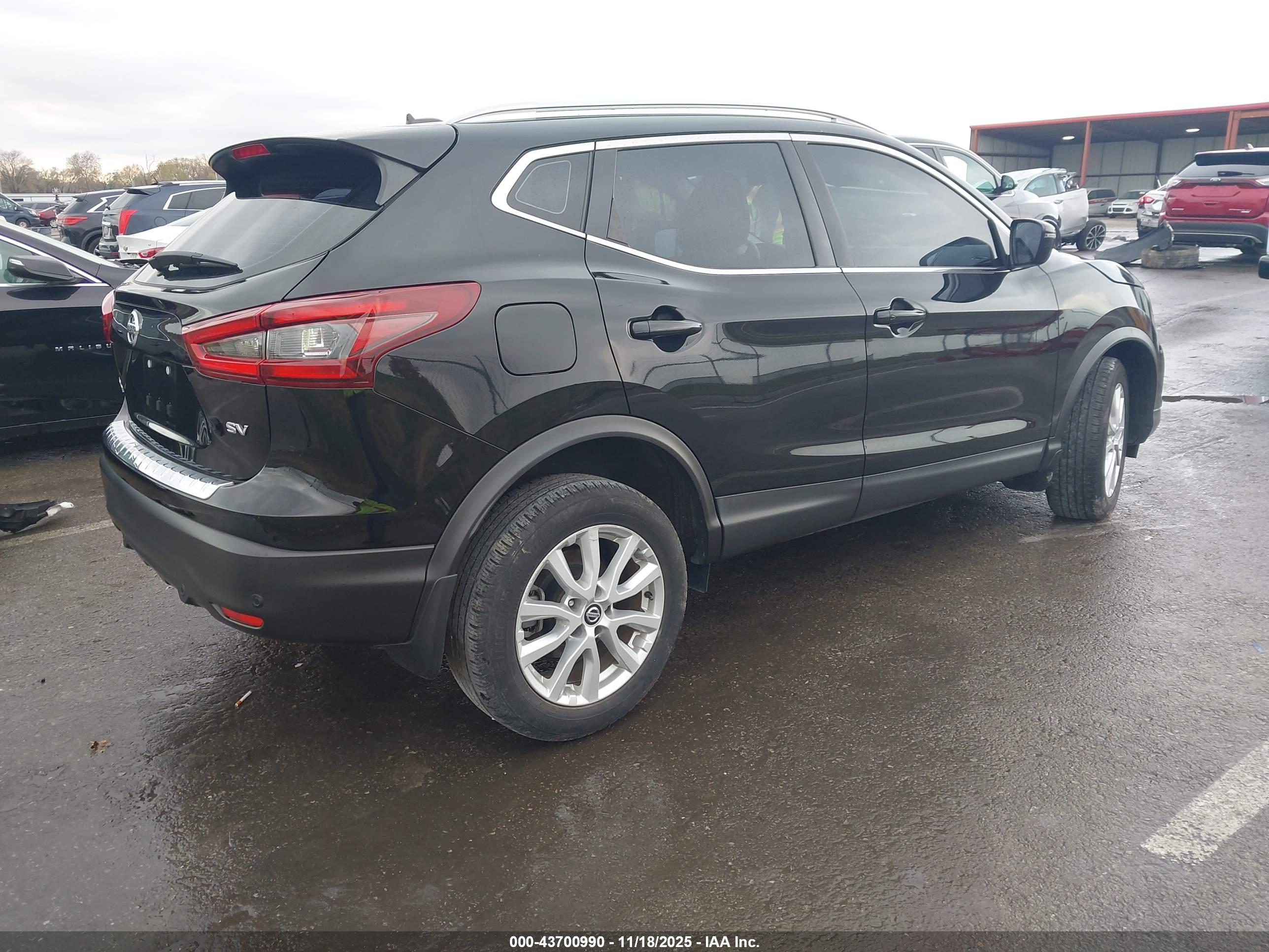 NISSAN ROGUE image 4