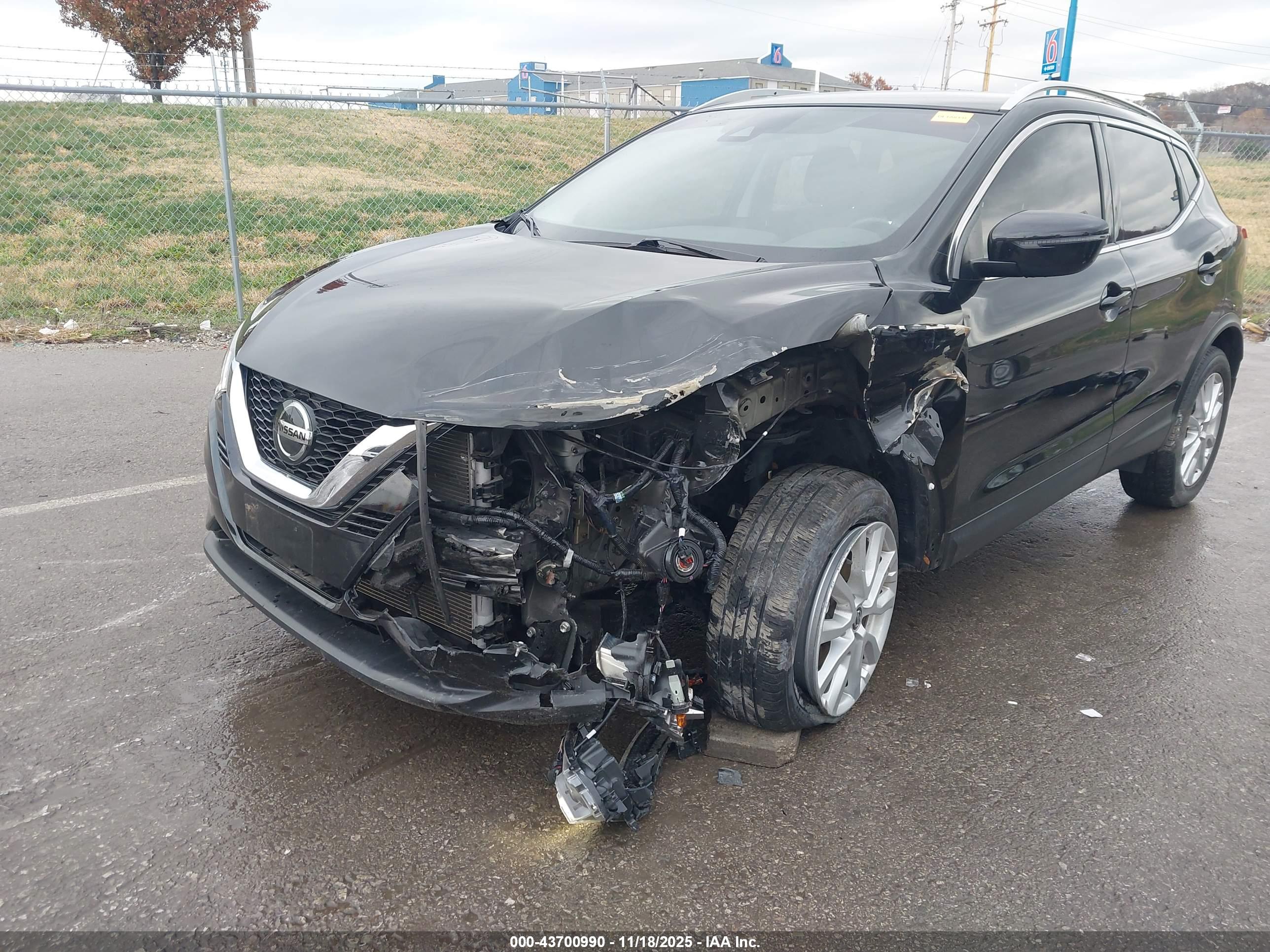 NISSAN ROGUE image 6