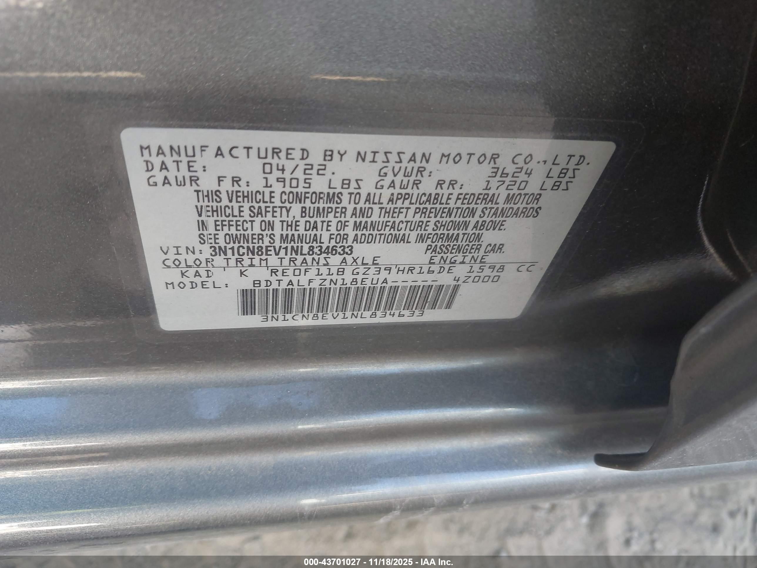 NISSAN VERSA image 9