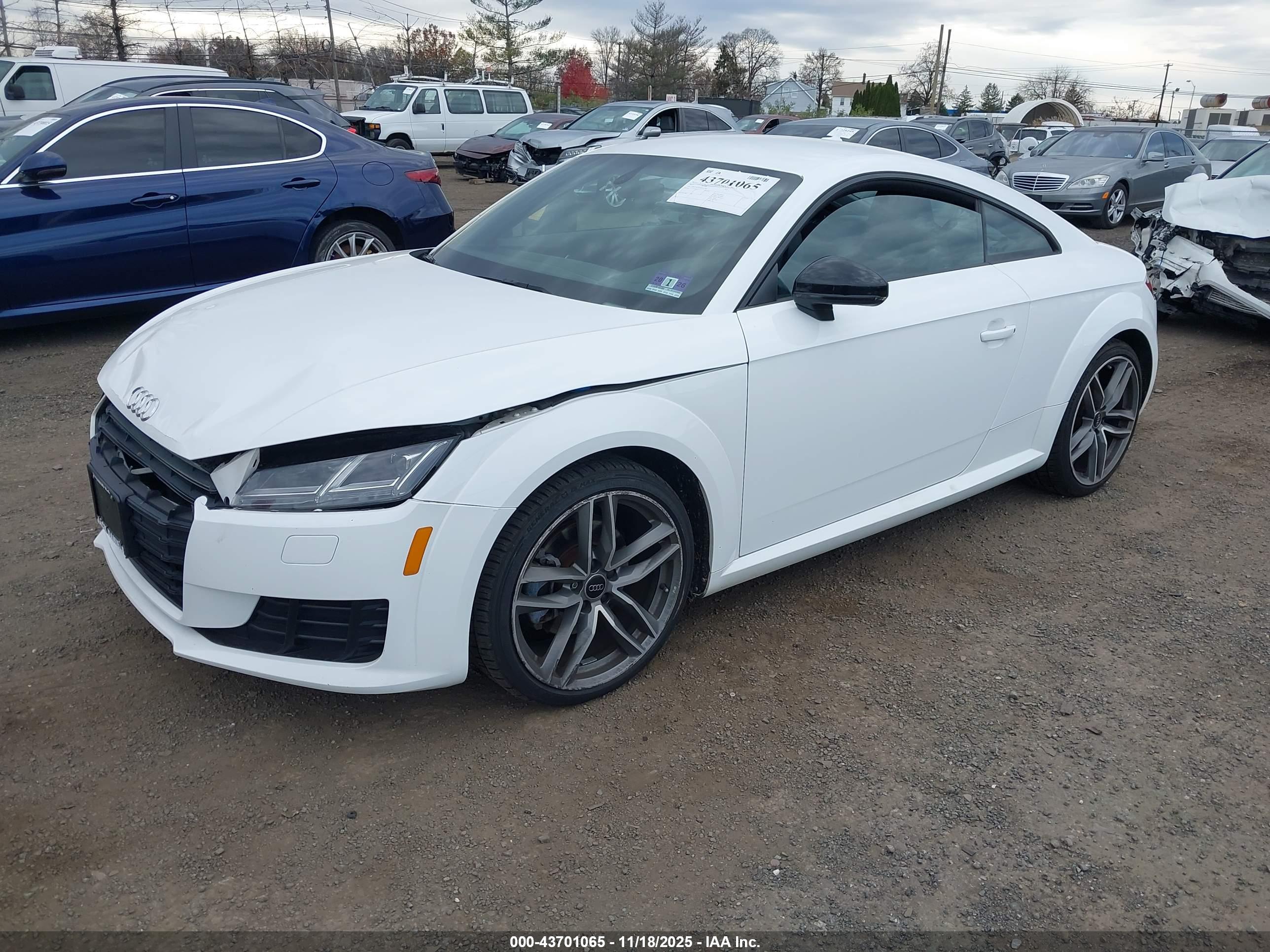 AUDI TT image 2