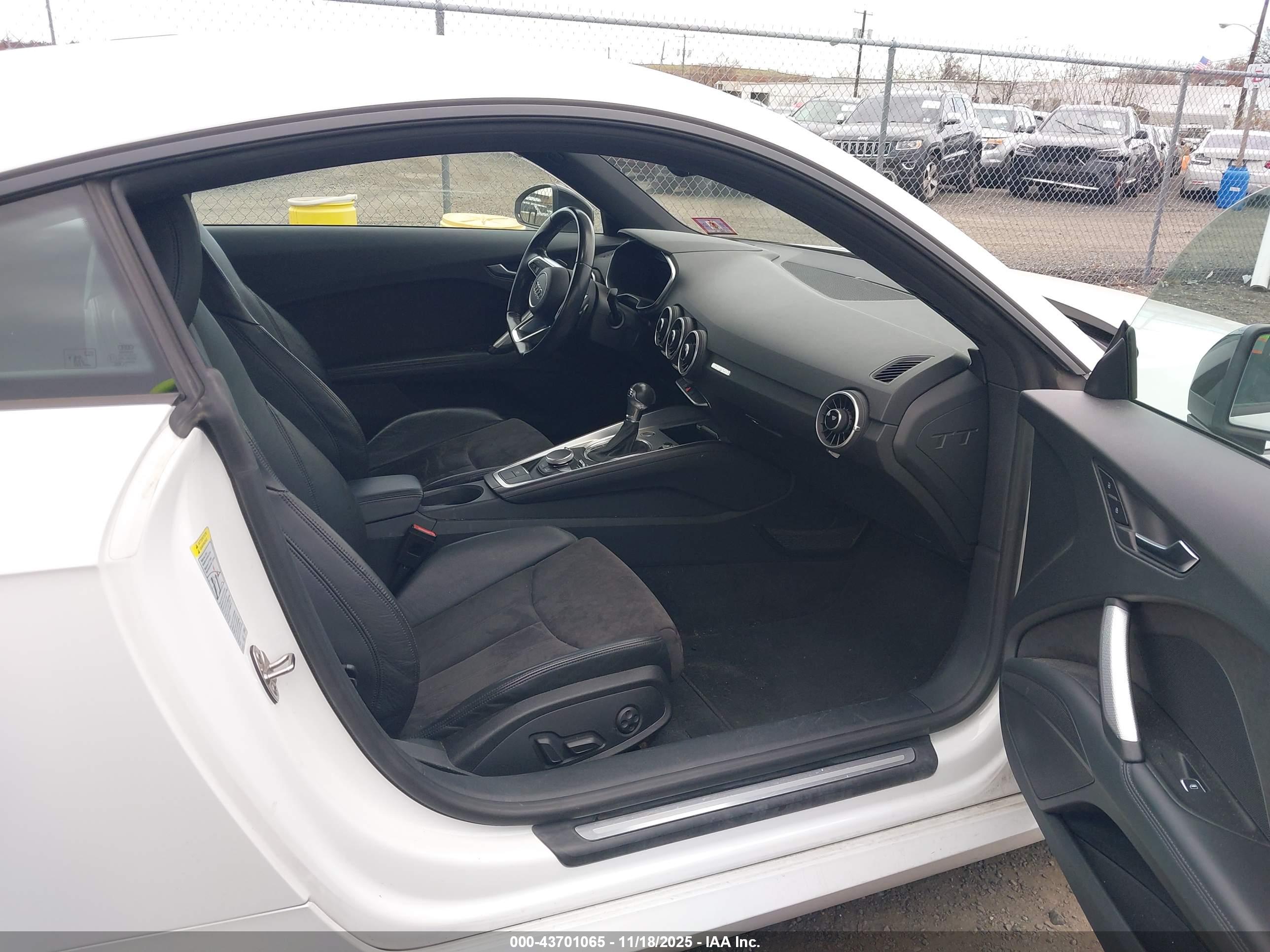 AUDI TT image 5
