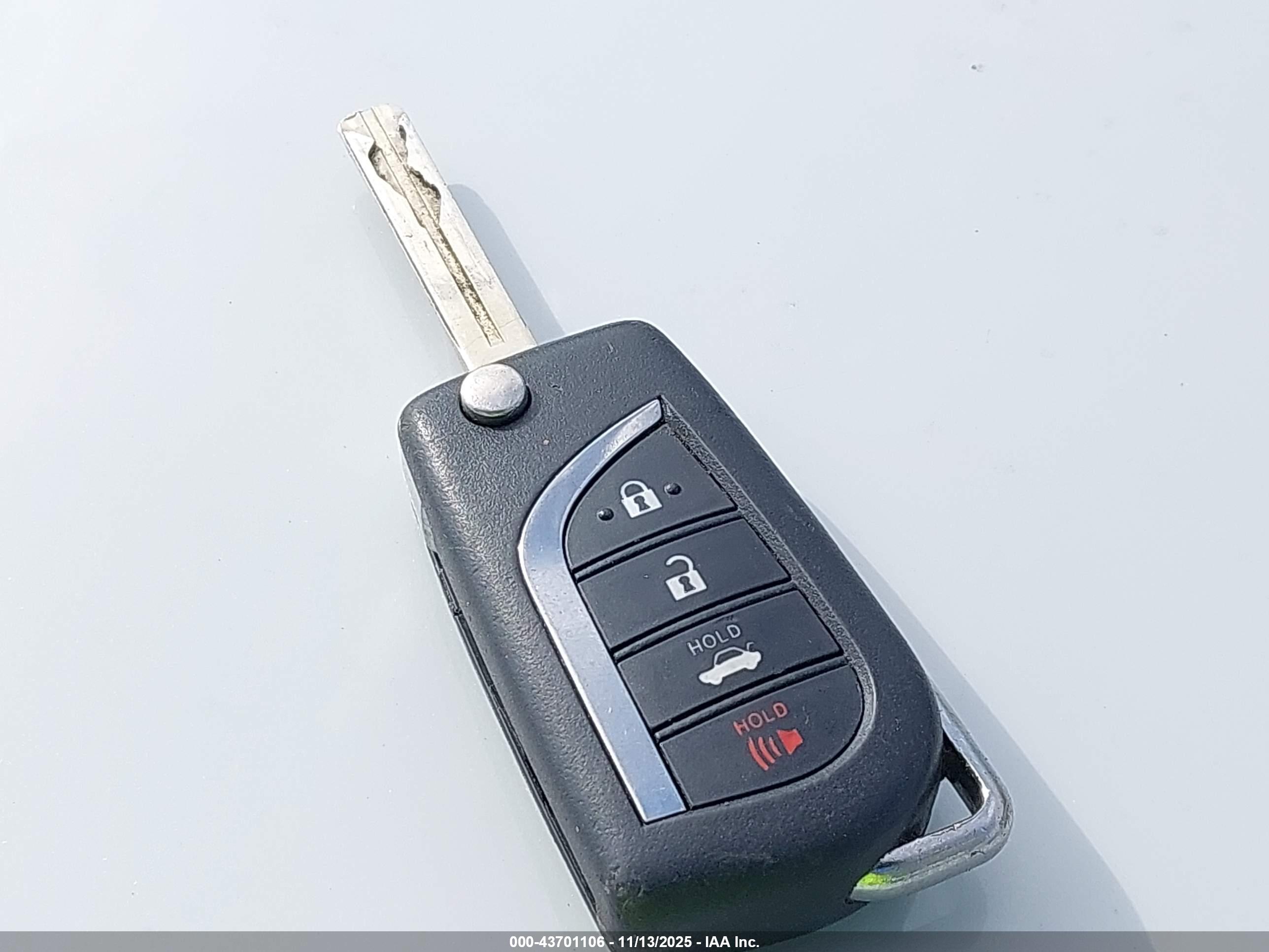 TOYOTA CAMRY image 11