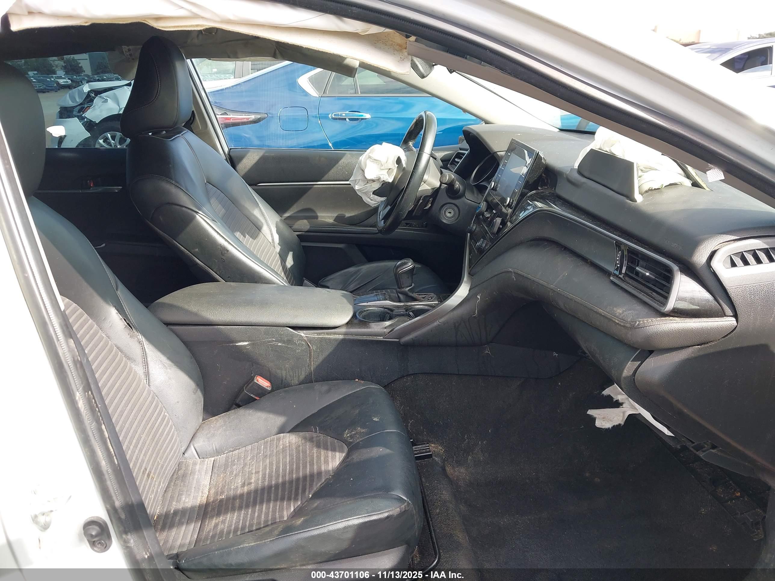 TOYOTA CAMRY image 5