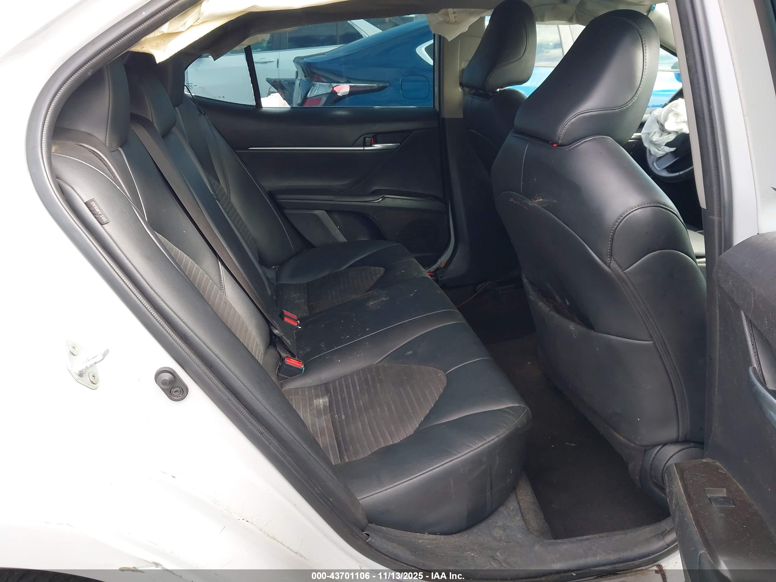 TOYOTA CAMRY image 8