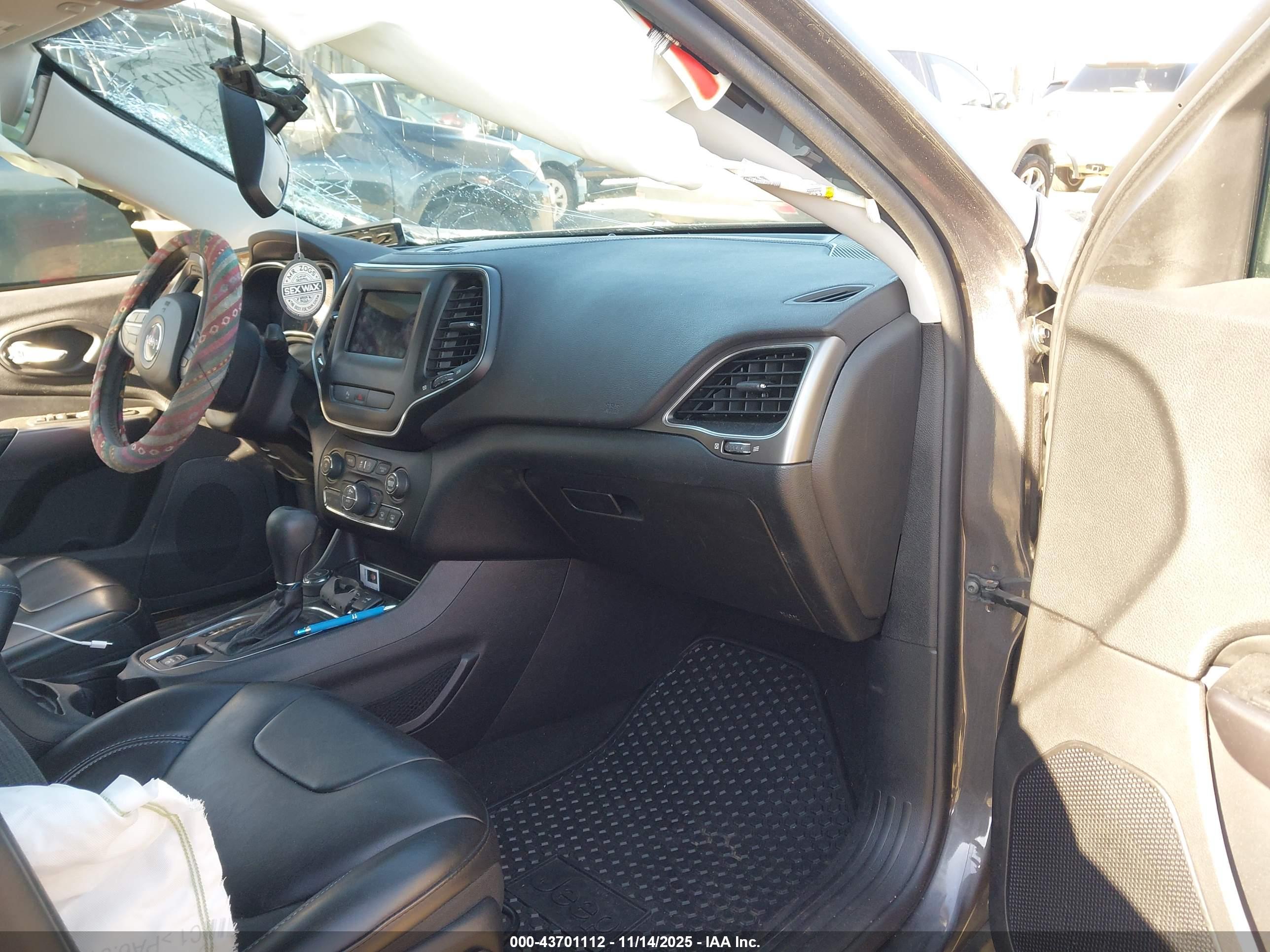 JEEP CHEROKEE image 5