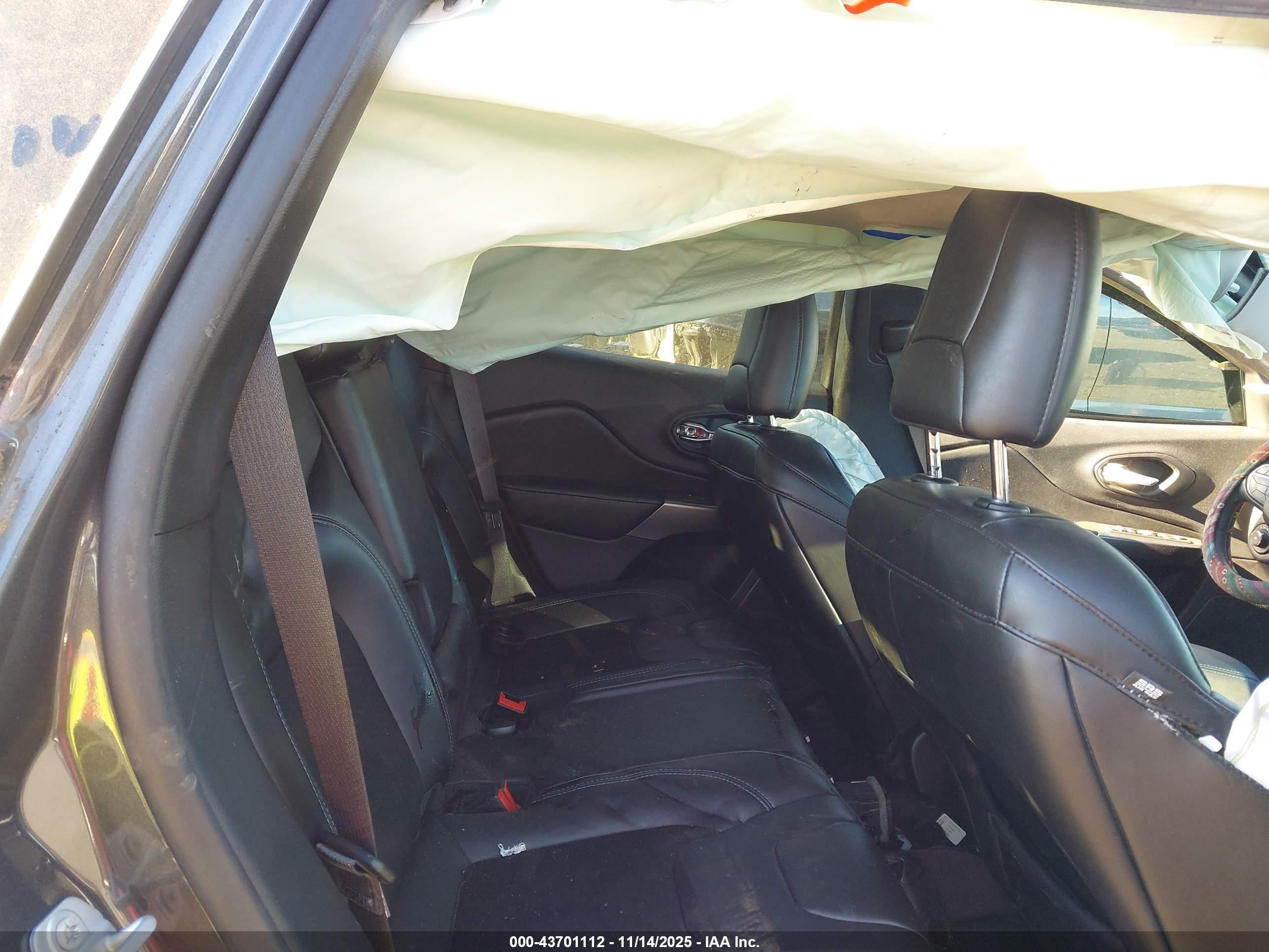 JEEP CHEROKEE image 8