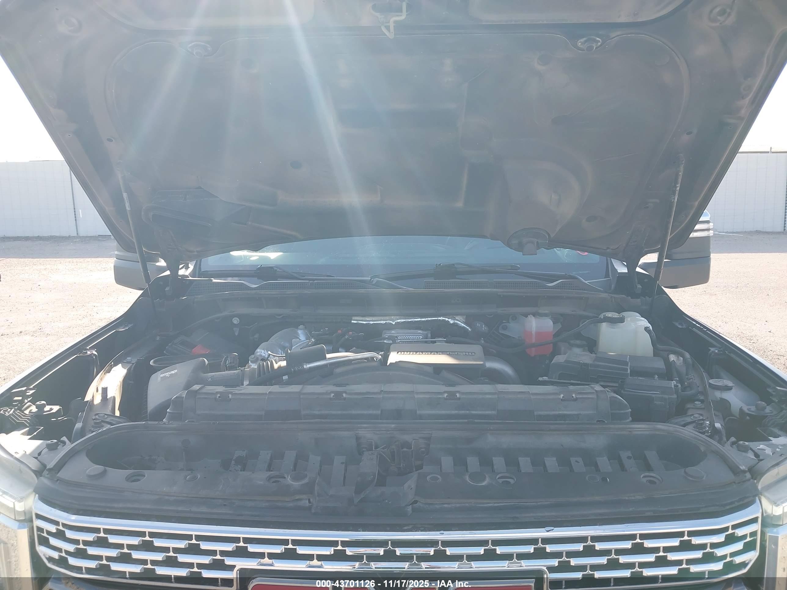 GMC SIERRA image 10