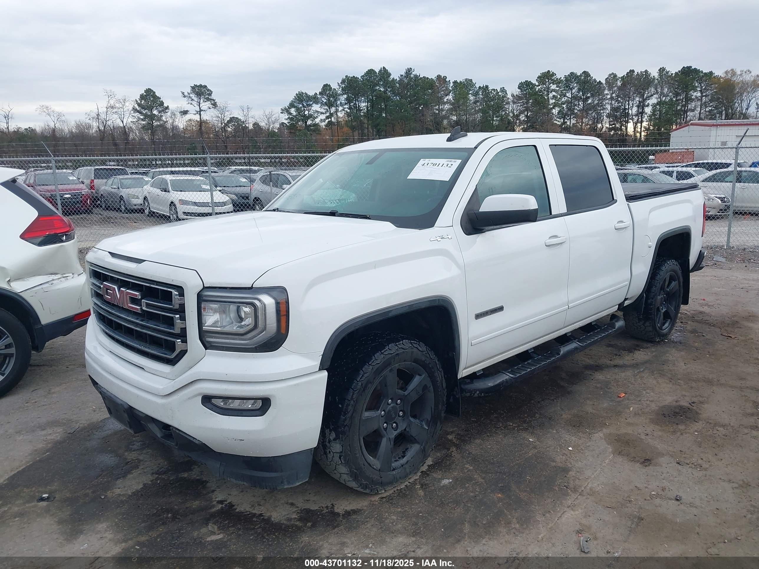 GMC SIERRA image 2