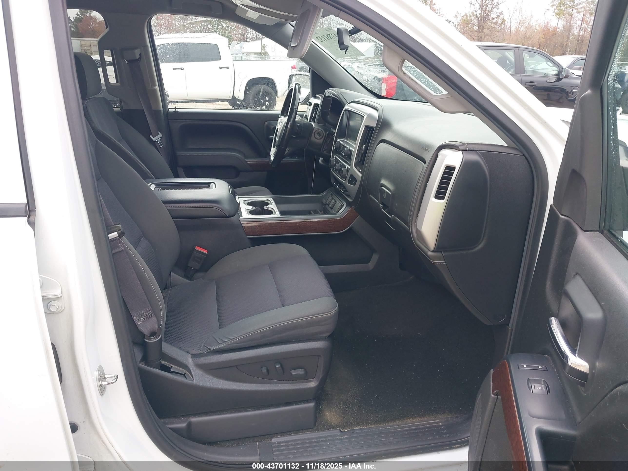 GMC SIERRA image 5