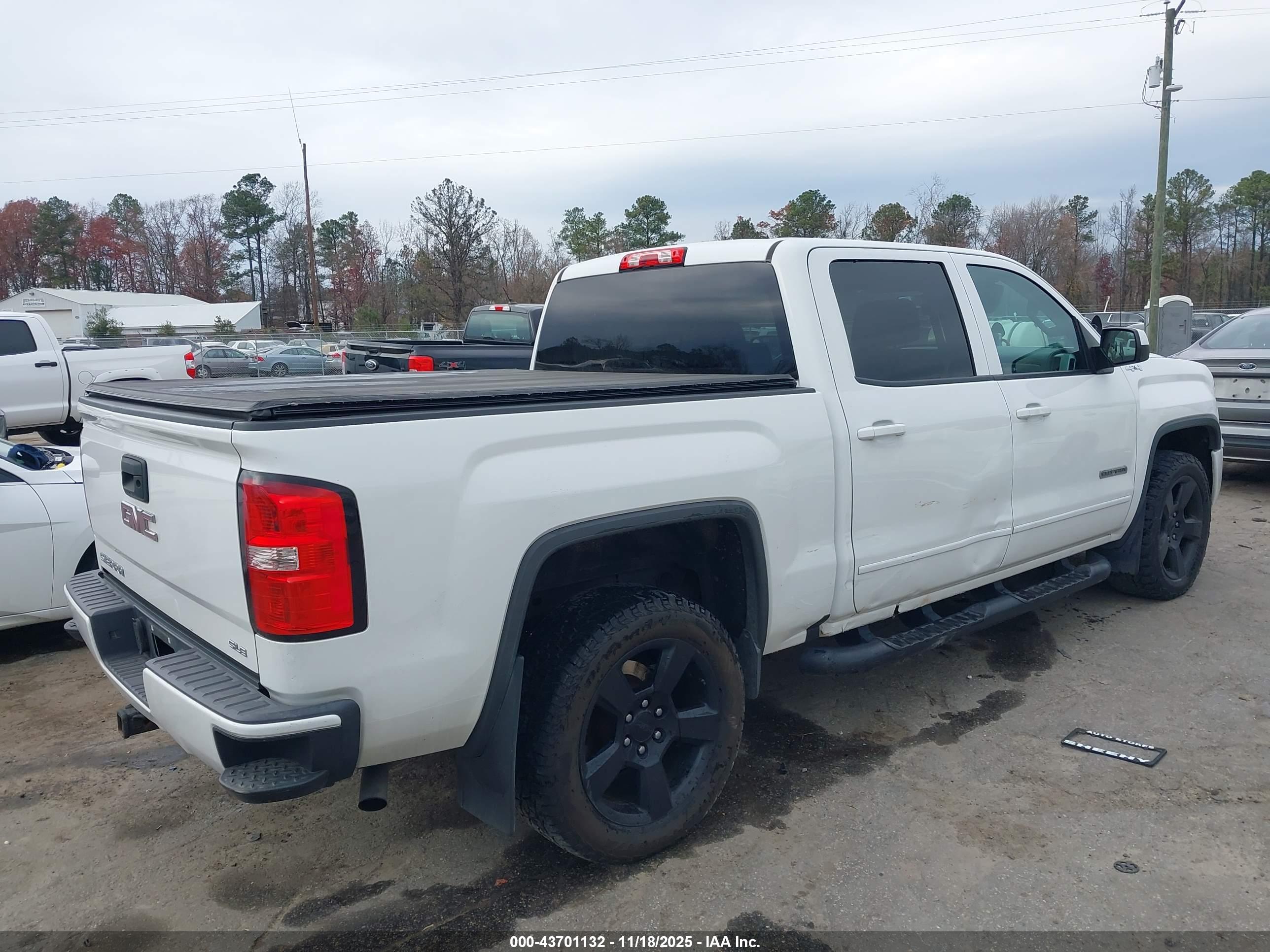 GMC SIERRA image 6